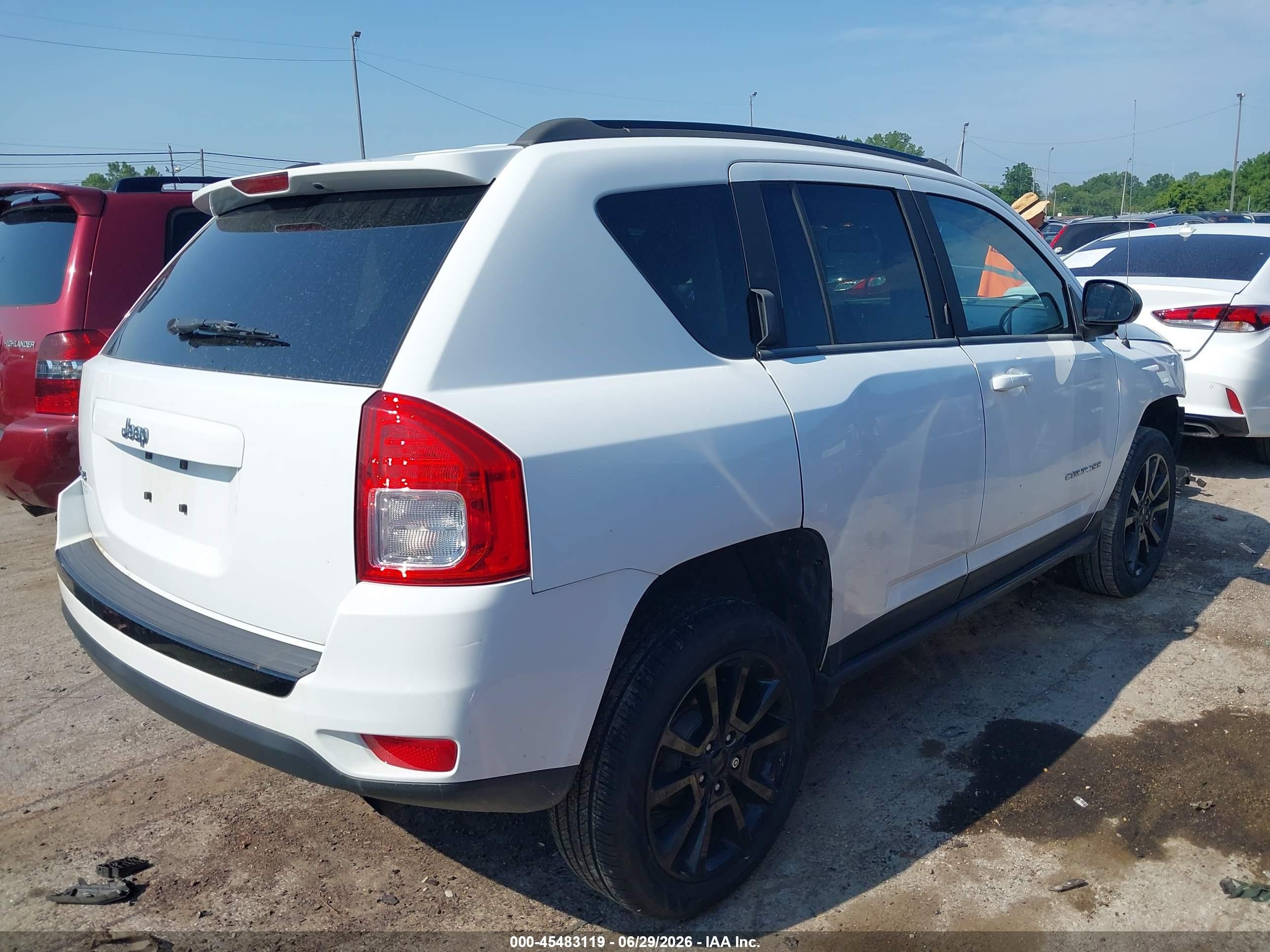 2013 Jeep Compass Latitude White vin: 1C4NJDEB6DD236302