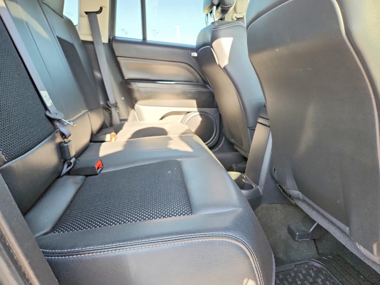 2014 Jeep Compass Latitude Черный vin: 1C4NJDEB6ED530476