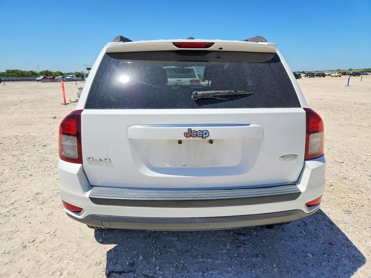 2014 Jeep Compass Latitude White vin: 1C4NJDEB6ED532583