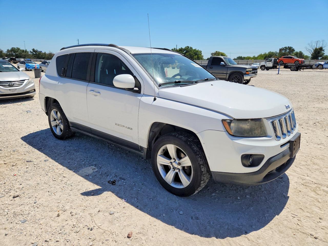 2014 Jeep Compass Latitude White vin: 1C4NJDEB6ED532583