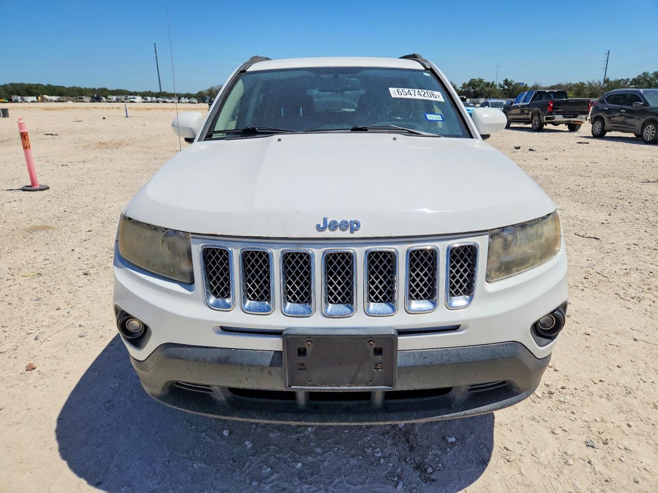 2014 Jeep Compass Latitude White vin: 1C4NJDEB6ED532583