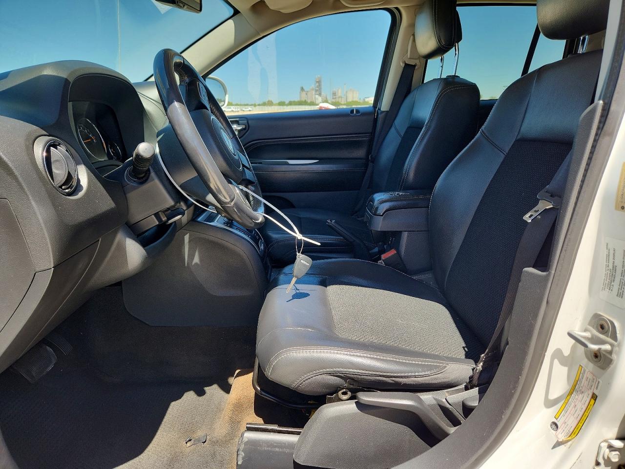 2014 Jeep Compass Latitude White vin: 1C4NJDEB6ED532583