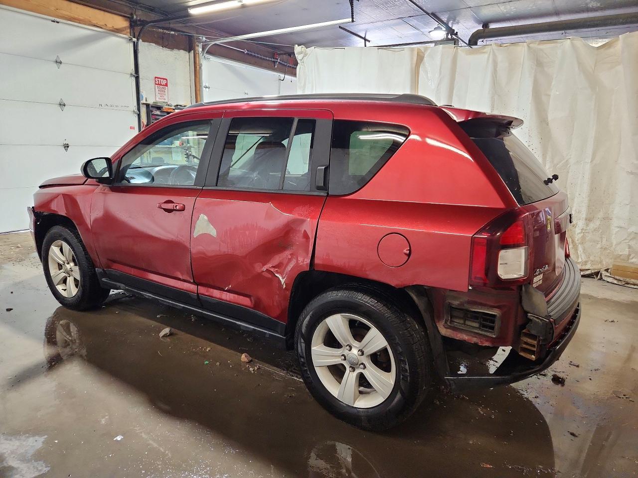2014 Jeep Compass Latitude Maroon vin: 1C4NJDEB6ED665845