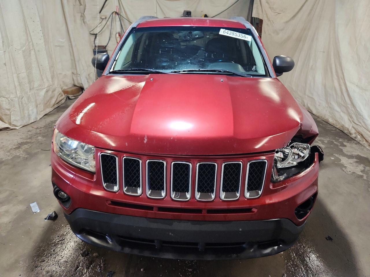 2014 Jeep Compass Latitude Maroon vin: 1C4NJDEB6ED665845