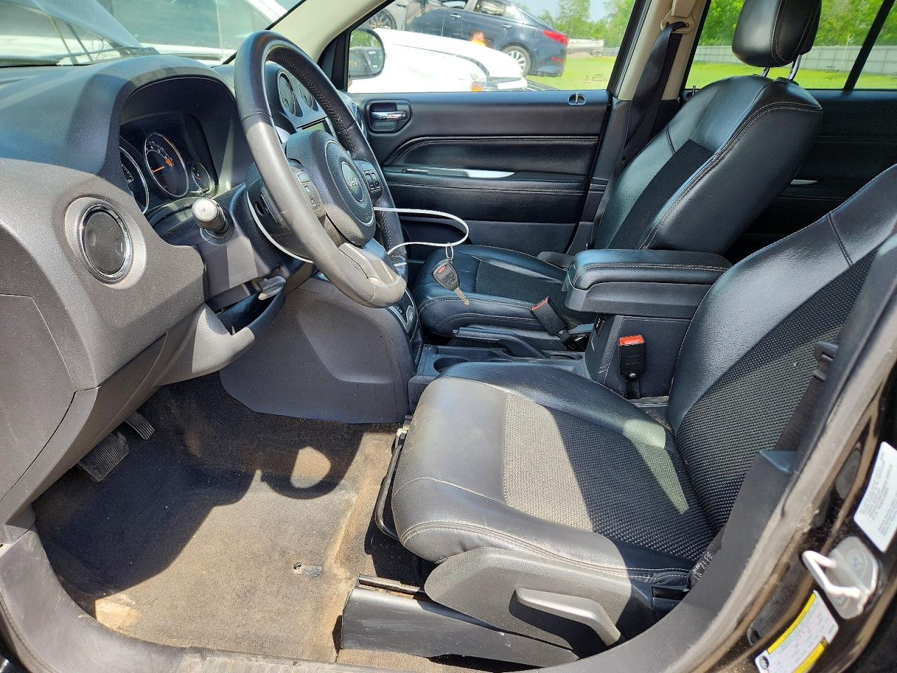 2014 Jeep Compass Latitude Black vin: 1C4NJDEB6ED688266