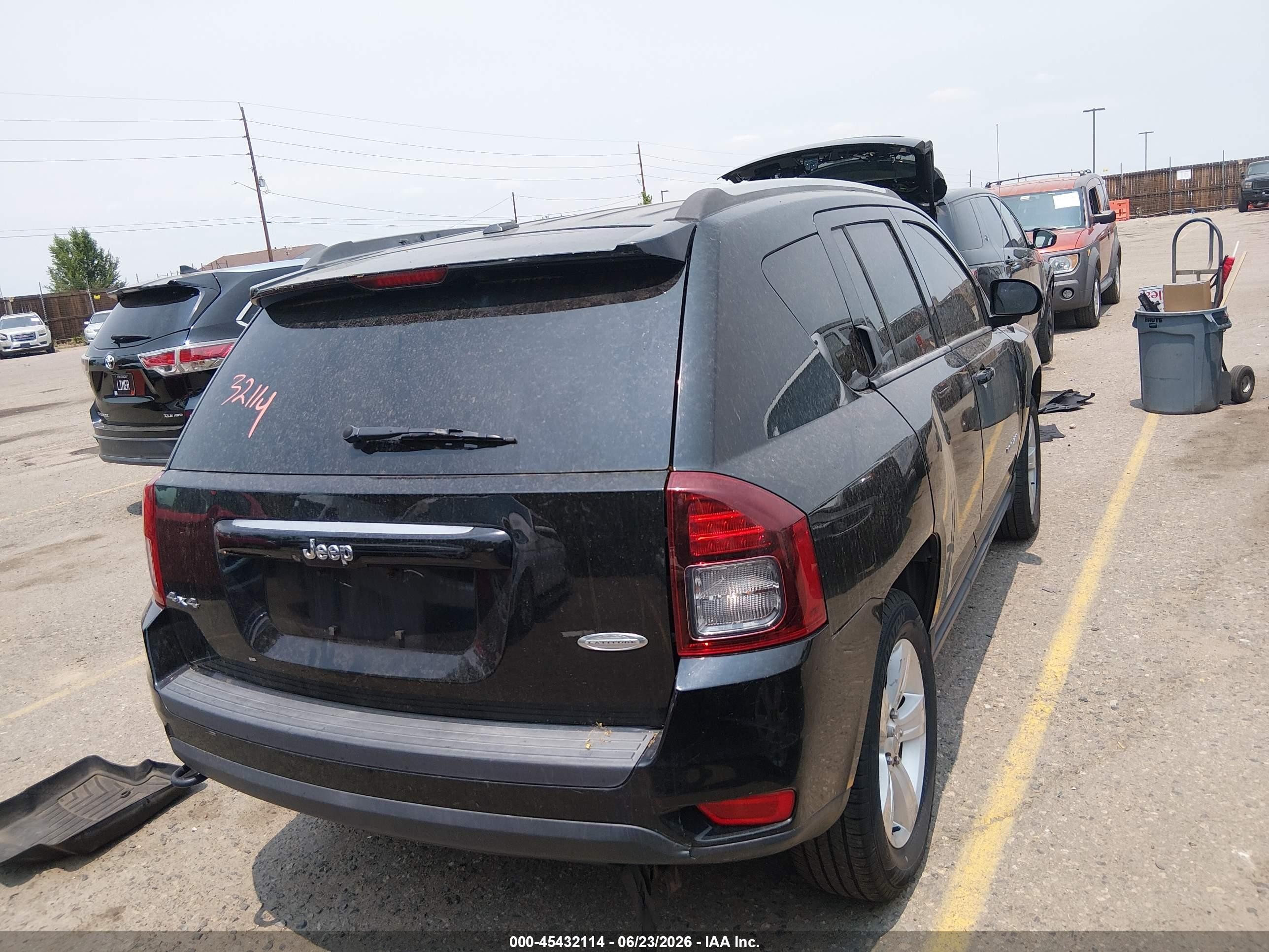 2014 Jeep Compass Latitude Black vin: 1C4NJDEB6ED698103