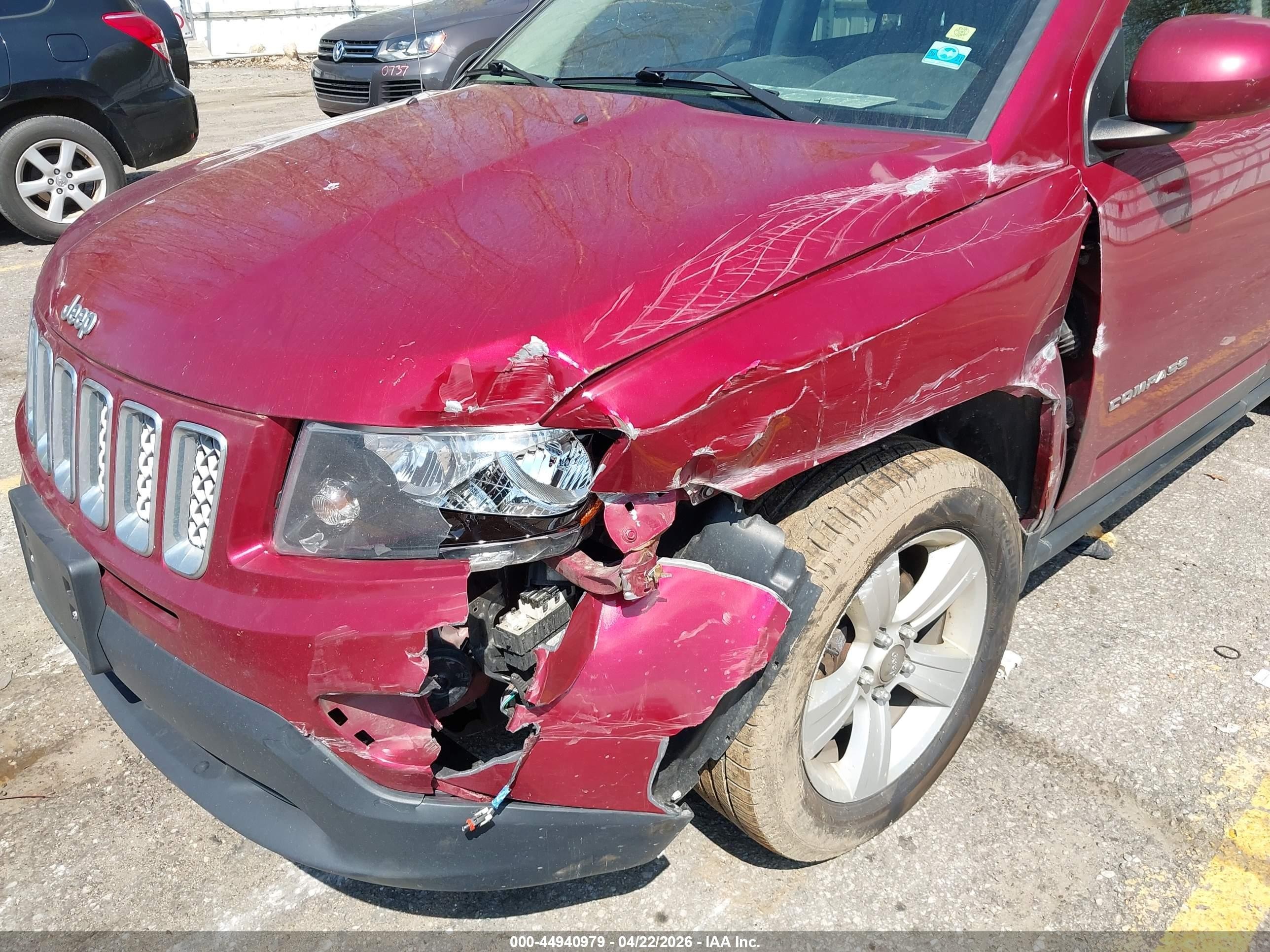2014 Jeep Compass Latitude Red vin: 1C4NJDEB6ED784592