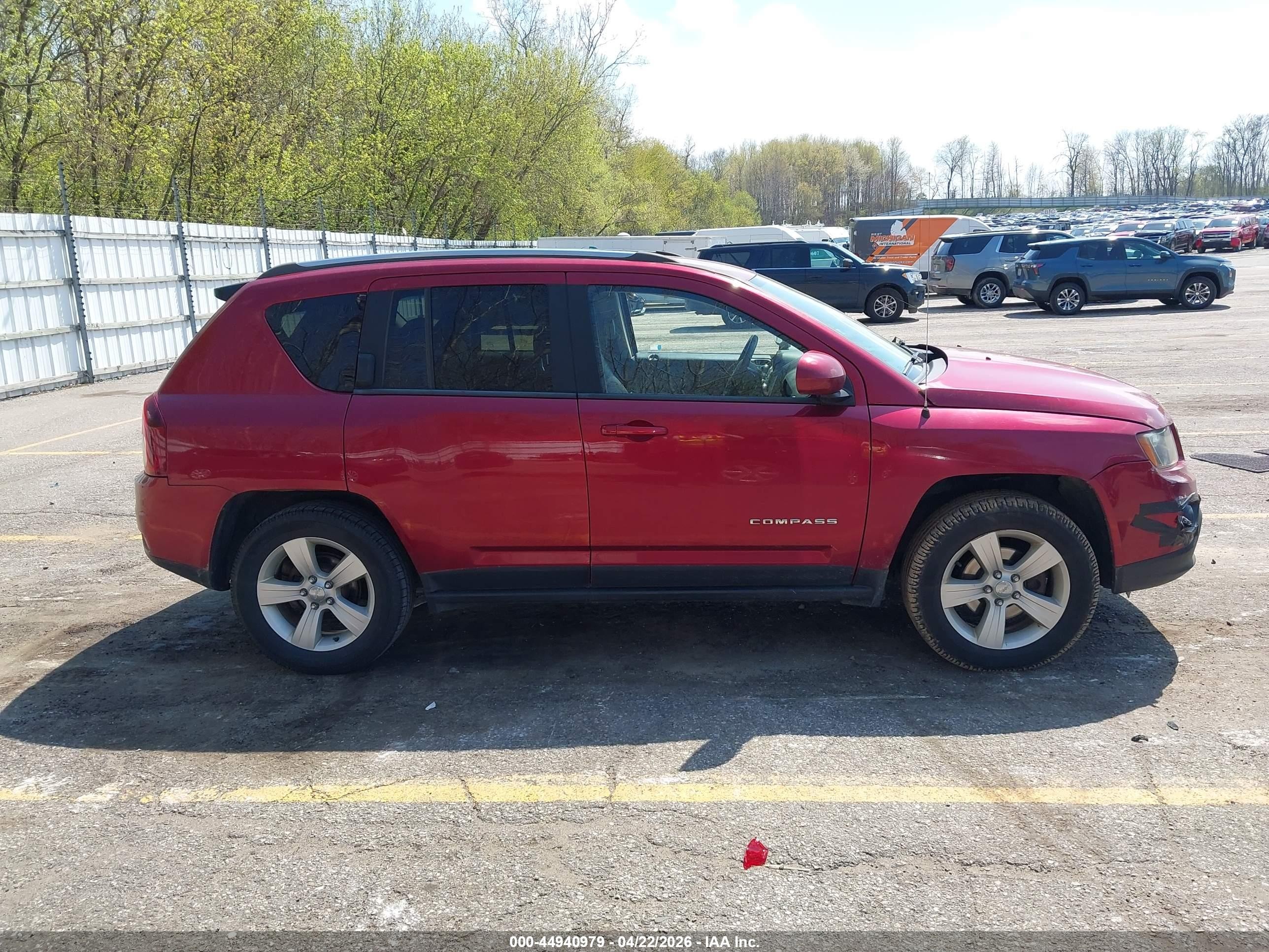 2014 Jeep Compass Latitude Red vin: 1C4NJDEB6ED784592