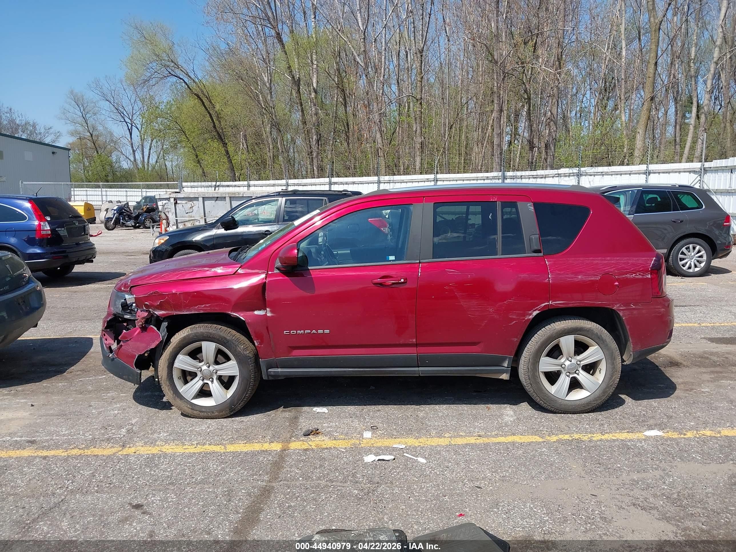 2014 Jeep Compass Latitude Red vin: 1C4NJDEB6ED784592