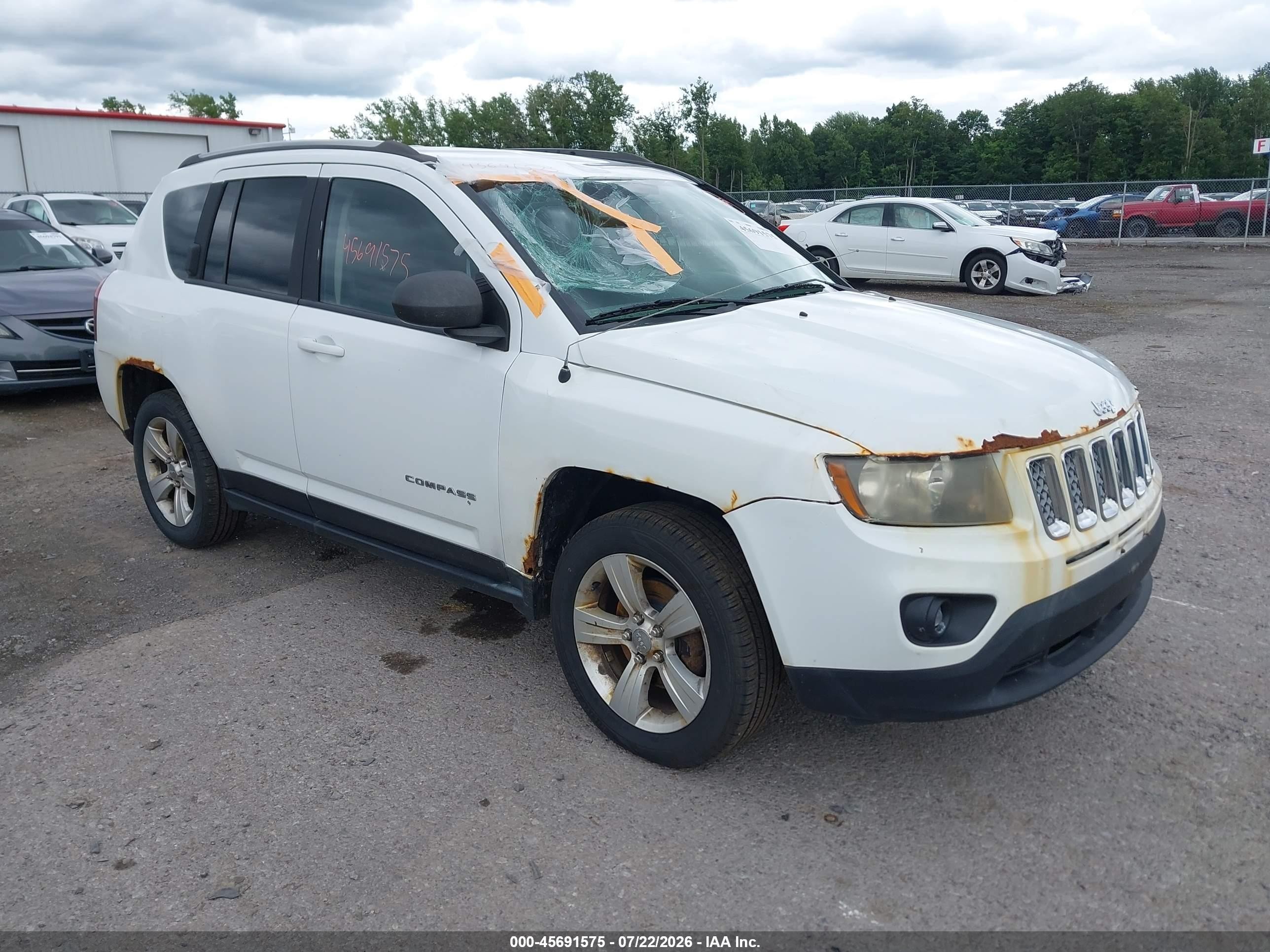2014 Jeep Compass Latitude White vin: 1C4NJDEB6ED847111