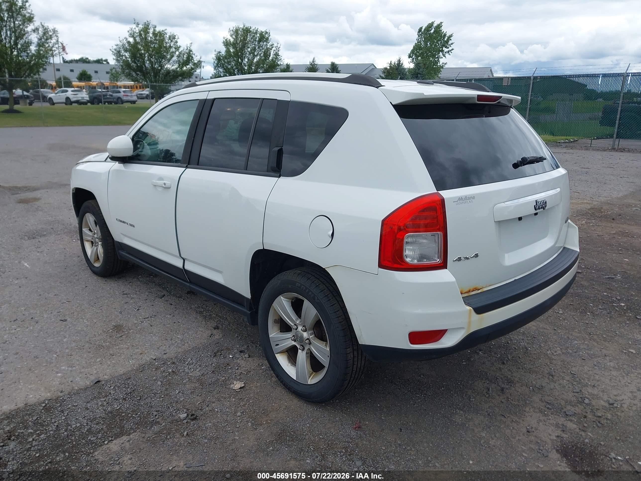 2014 Jeep Compass Latitude Белый vin: 1C4NJDEB6ED847111