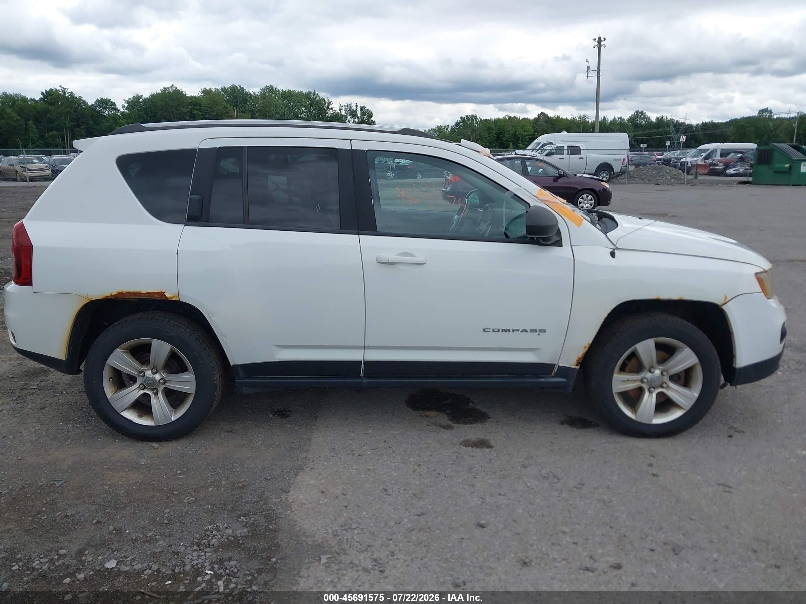 2014 Jeep Compass Latitude Белый vin: 1C4NJDEB6ED847111