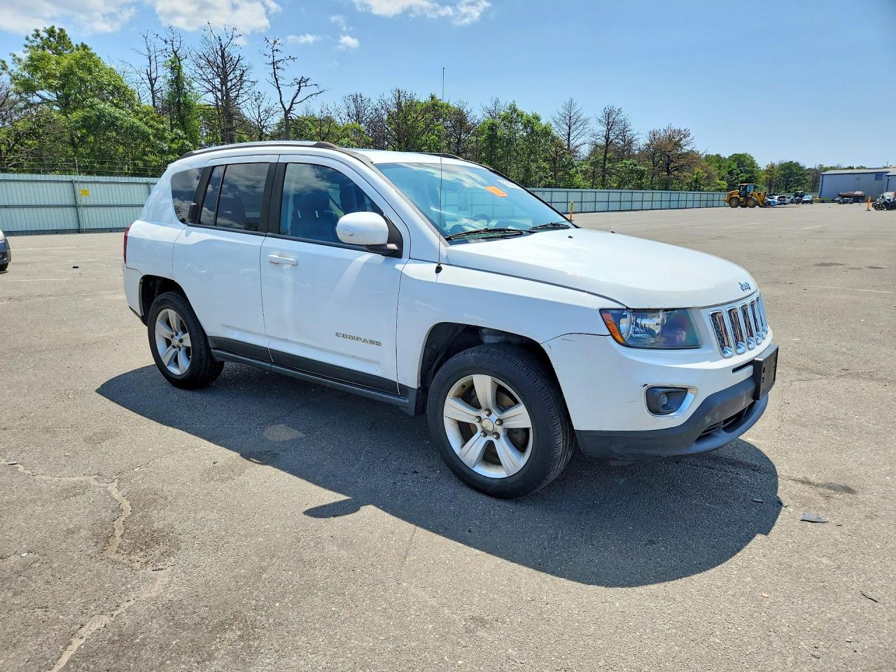 2015 Jeep Compass Latitude Белый vin: 1C4NJDEB6FD174841