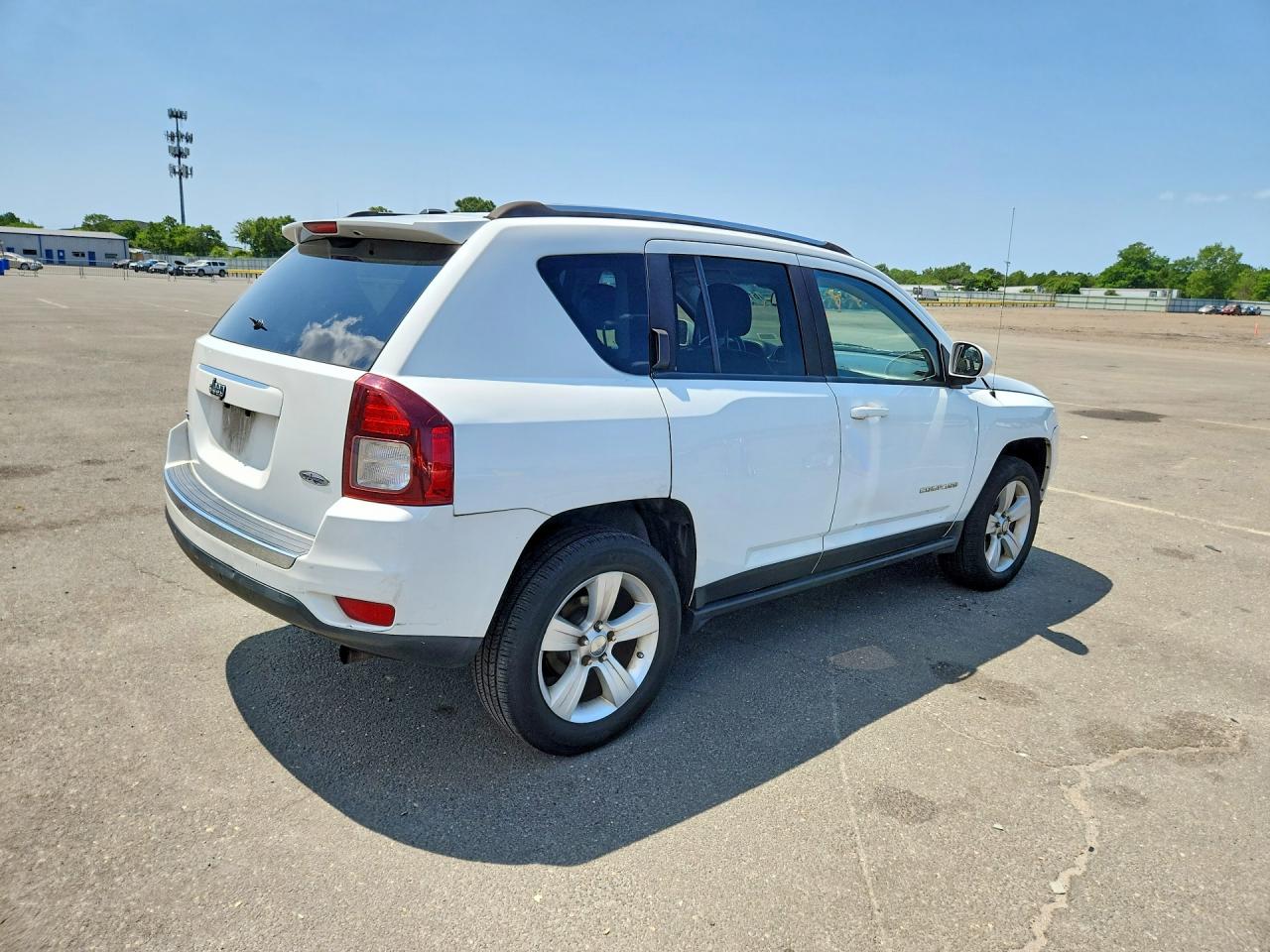 2015 Jeep Compass Latitude Белый vin: 1C4NJDEB6FD174841