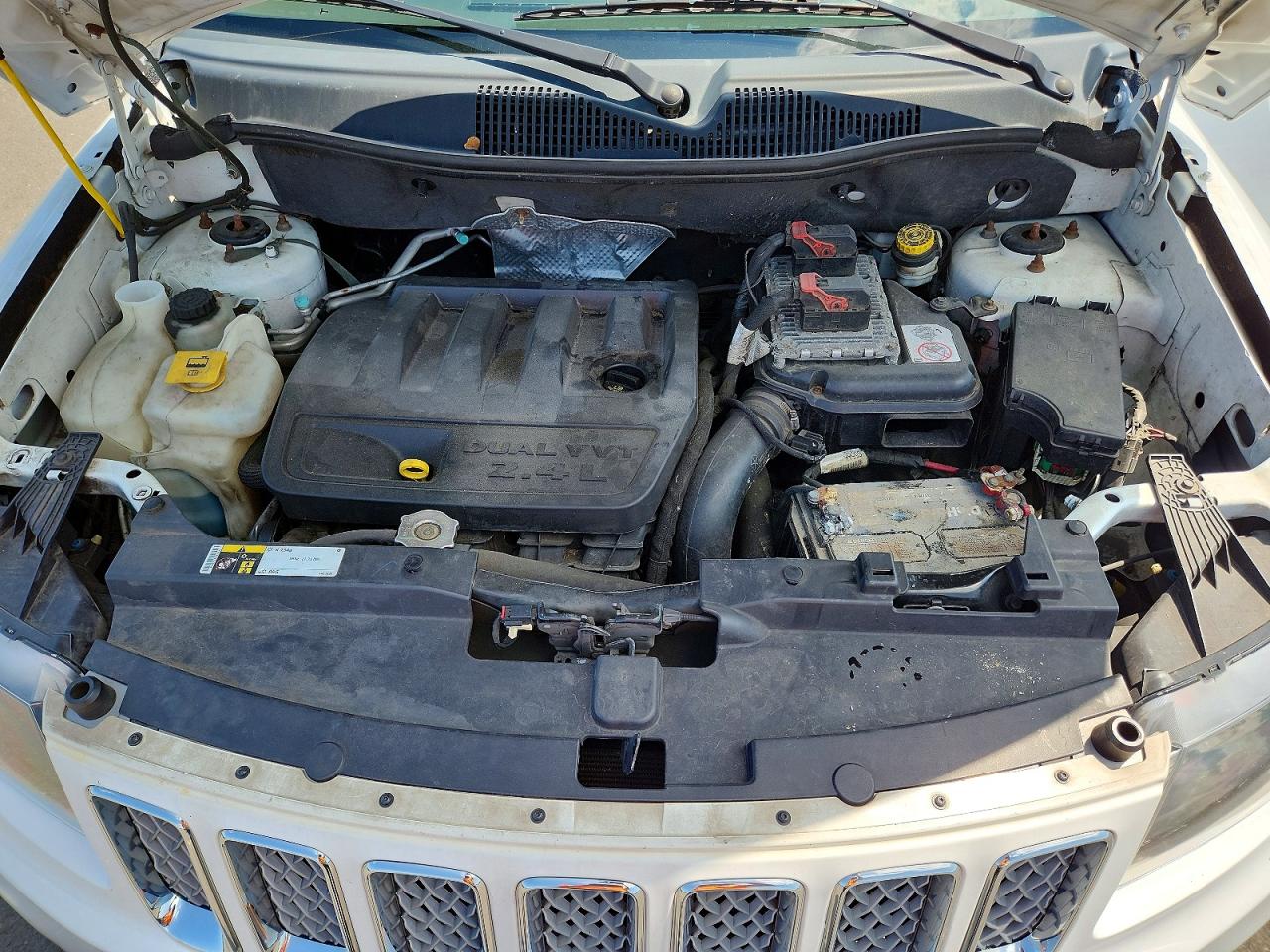 2015 Jeep Compass Latitude Белый vin: 1C4NJDEB6FD174841