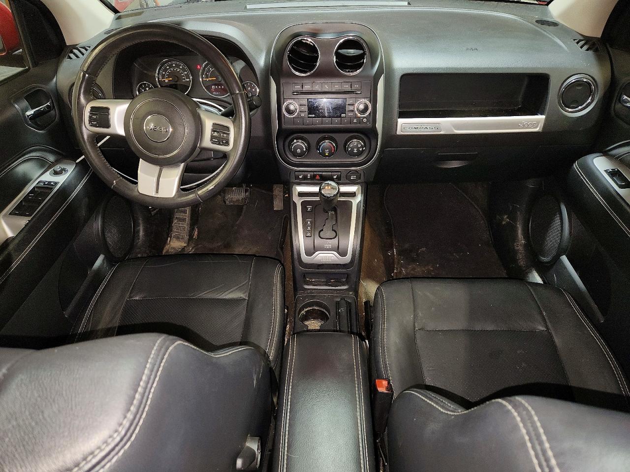 2015 Jeep Compass Latitude Burgundy vin: 1C4NJDEB6FD291738
