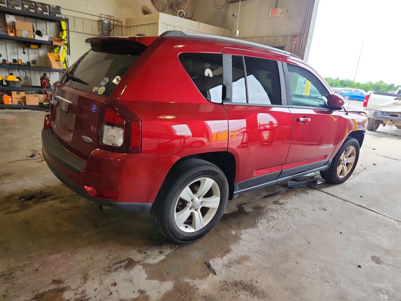 2015 Jeep Compass Latitude Бордовый vin: 1C4NJDEB6FD323636