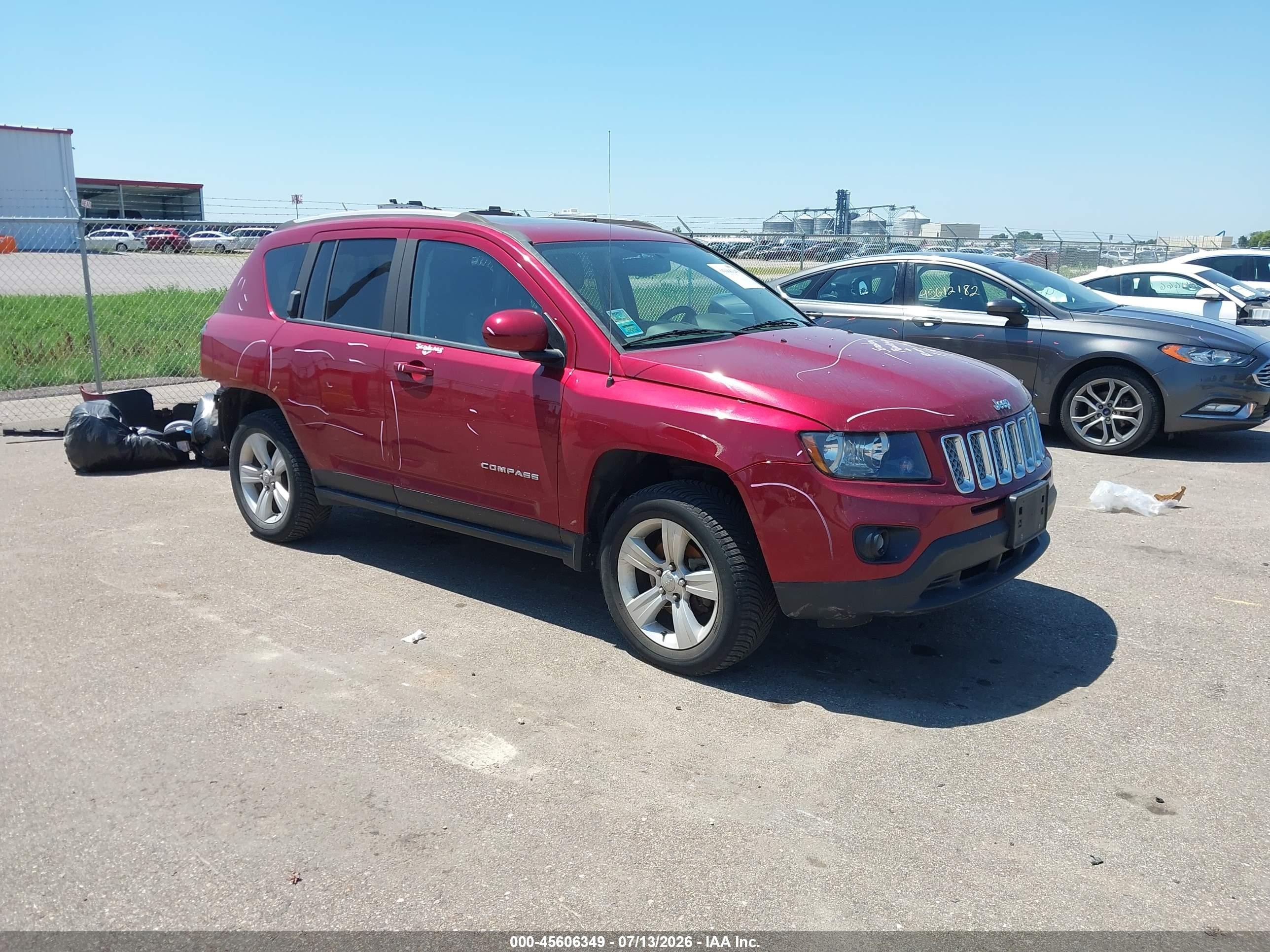 2015 Jeep Compass Latitude Red vin: 1C4NJDEB6FD332871