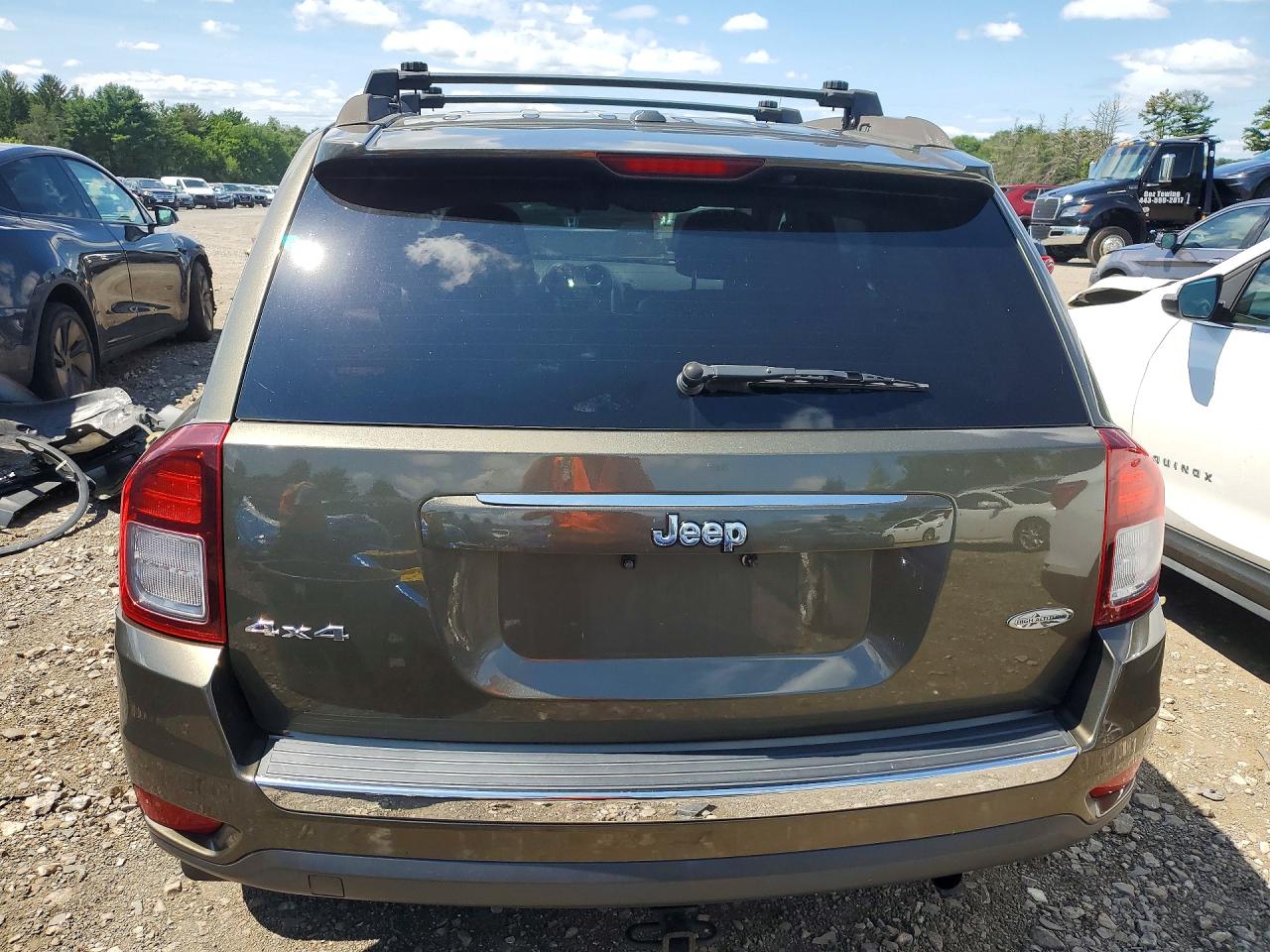2015 Jeep Compass Latitude Green vin: 1C4NJDEB6FD333695