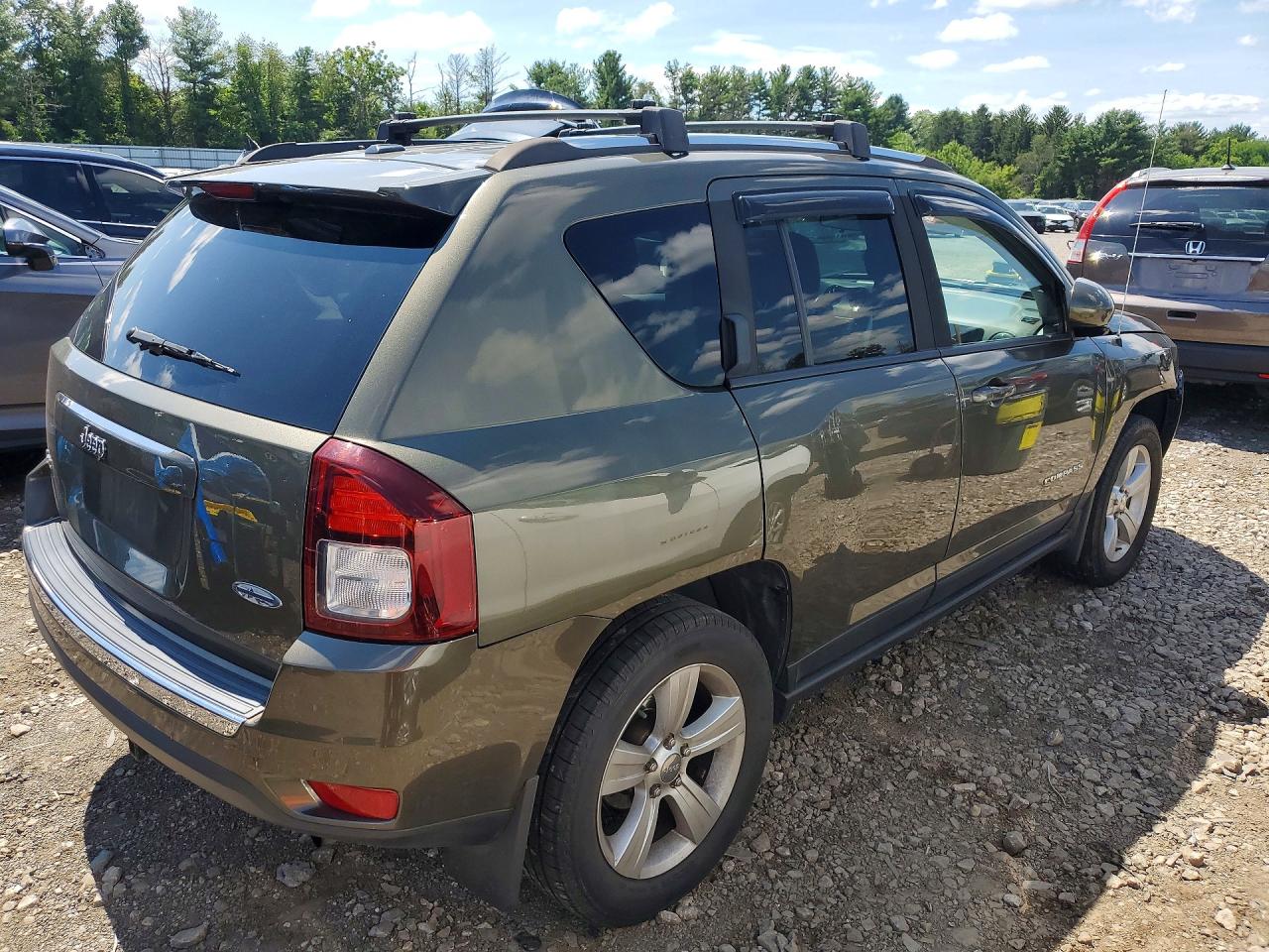 2015 Jeep Compass Latitude Green vin: 1C4NJDEB6FD333695