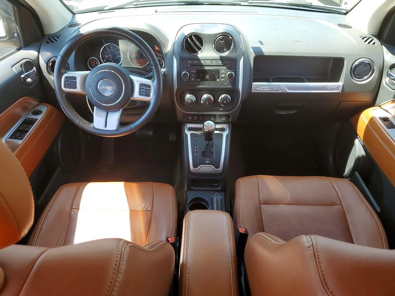 2015 Jeep Compass Latitude Green vin: 1C4NJDEB6FD333695