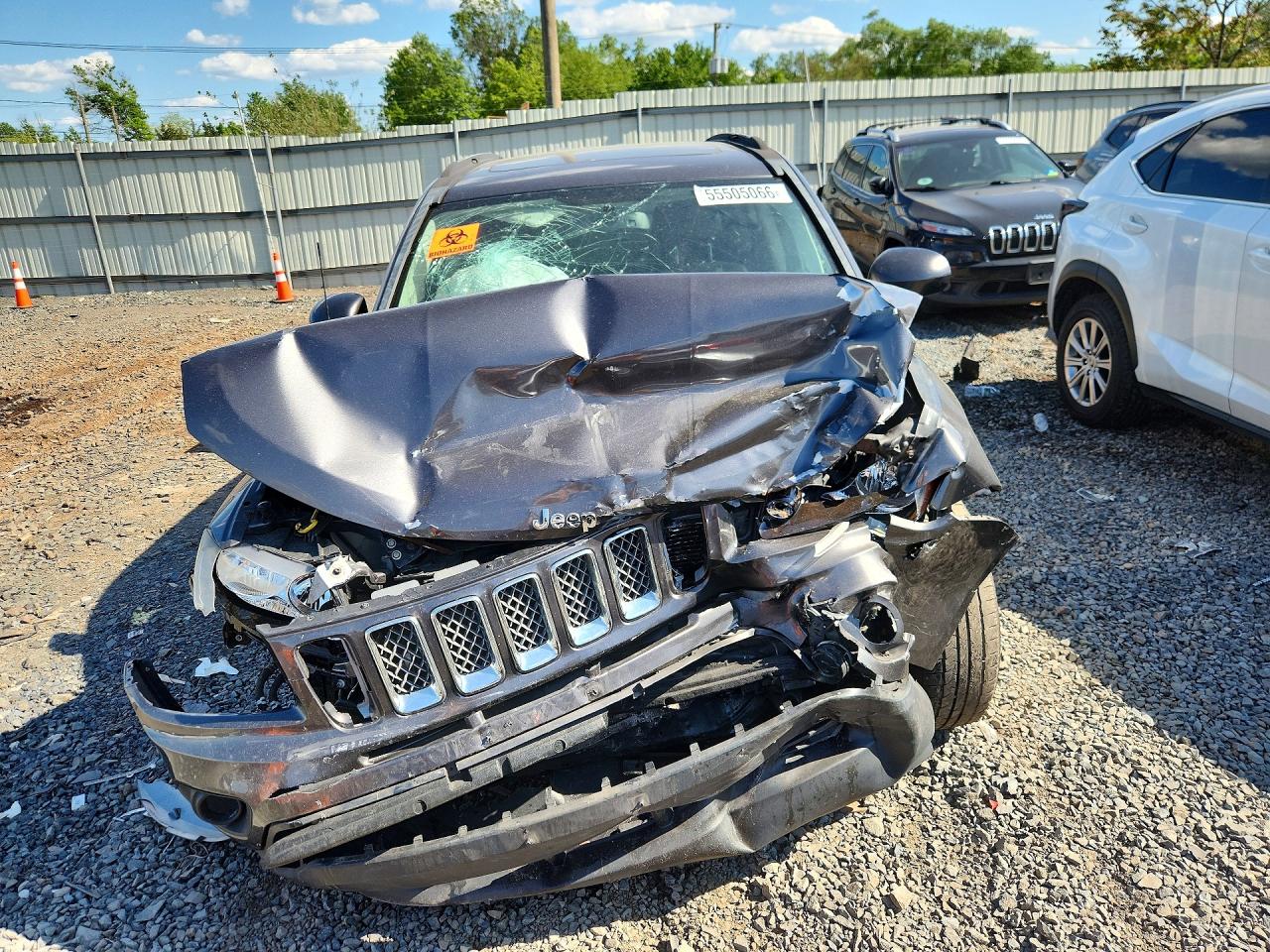 2016 Jeep Compass Latitude Gray vin: 1C4NJDEB6GD597369