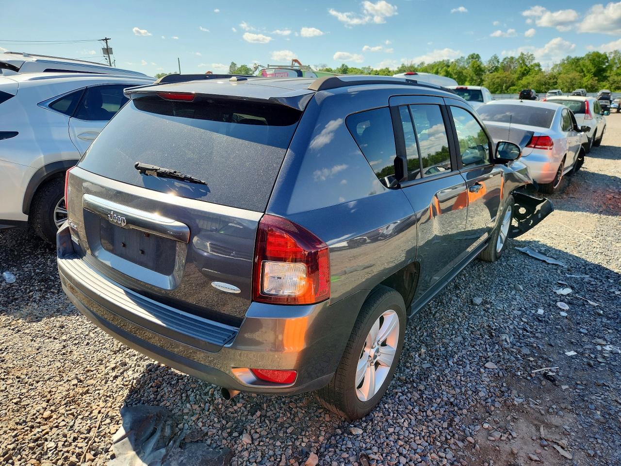2016 Jeep Compass Latitude Gray vin: 1C4NJDEB6GD597369