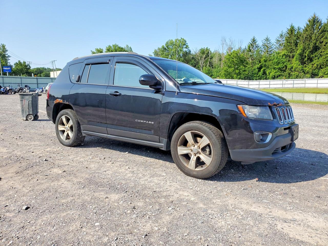 2016 Jeep Compass Latitude Черный vin: 1C4NJDEB6GD714612