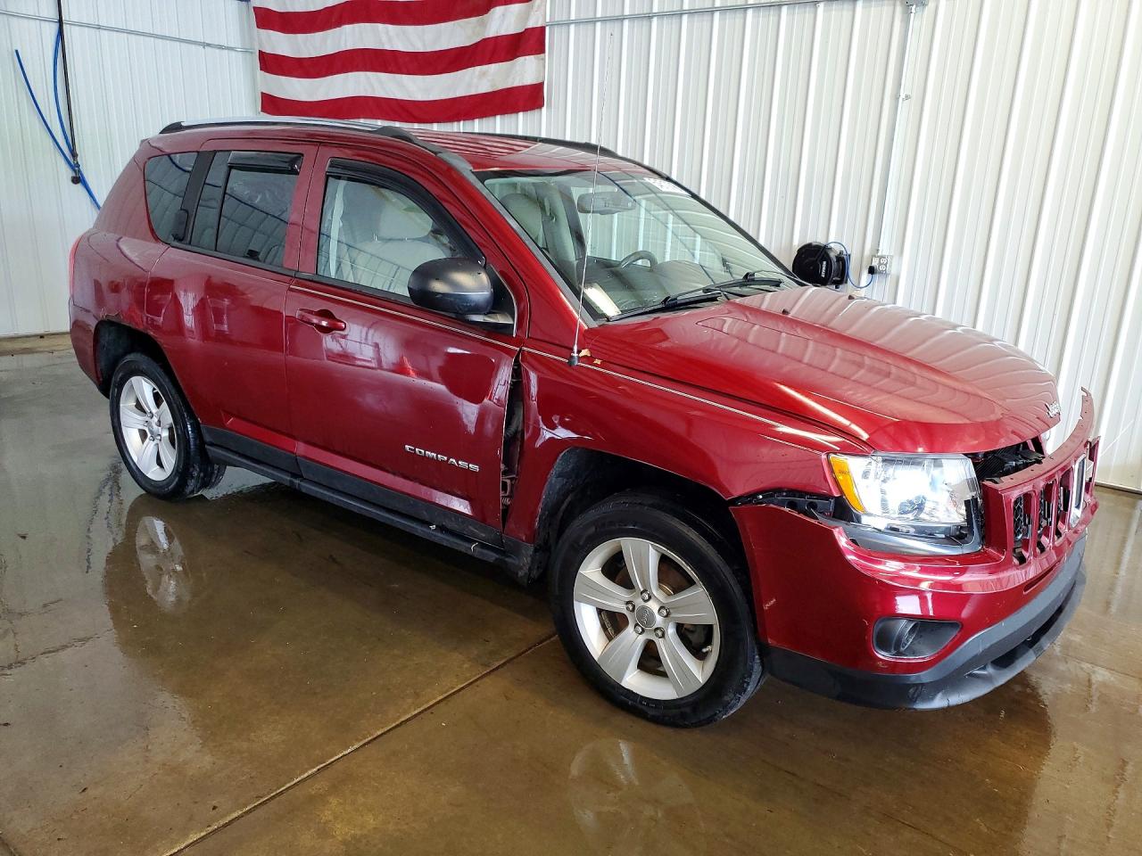 2012 Jeep Compass Latitude Burgundy vin: 1C4NJDEB7CD525624
