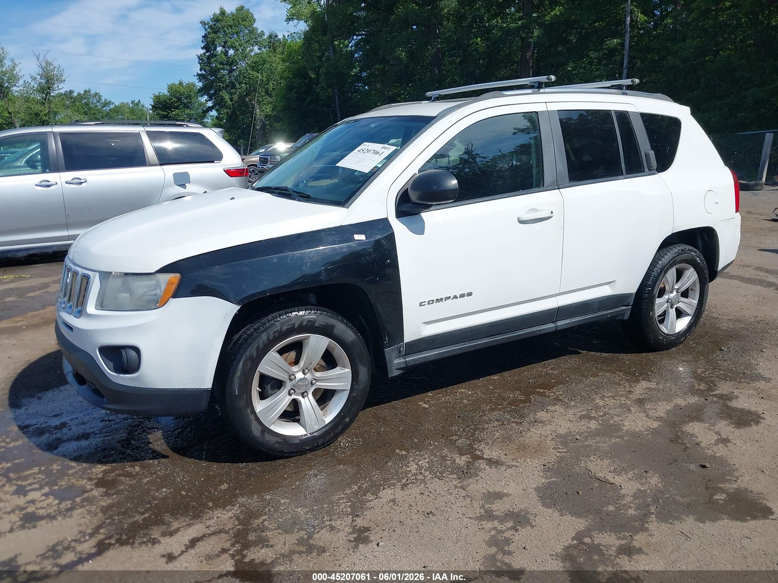 2012 Jeep Compass Latitude White vin: 1C4NJDEB7CD638344