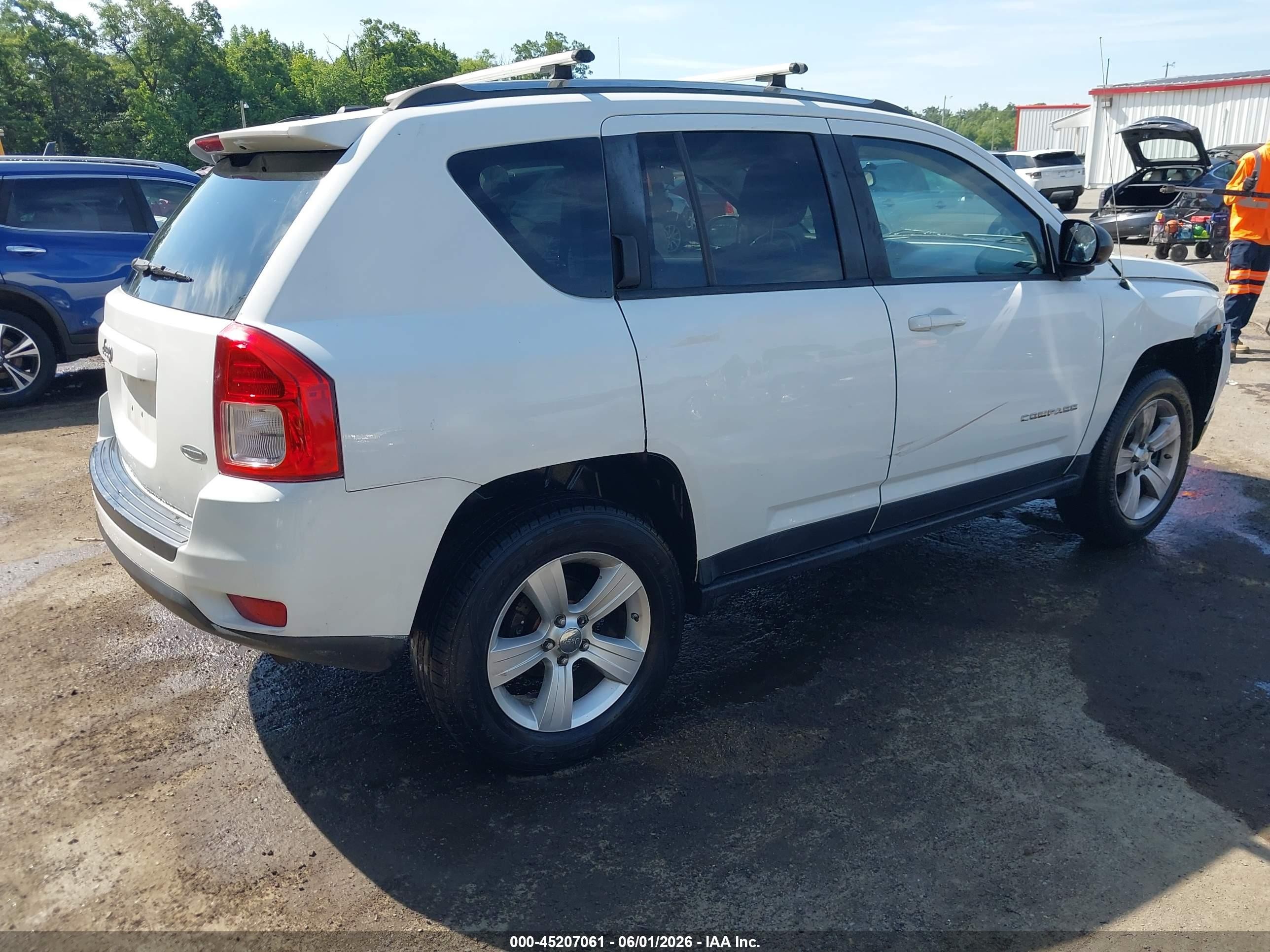 2012 Jeep Compass Latitude White vin: 1C4NJDEB7CD638344