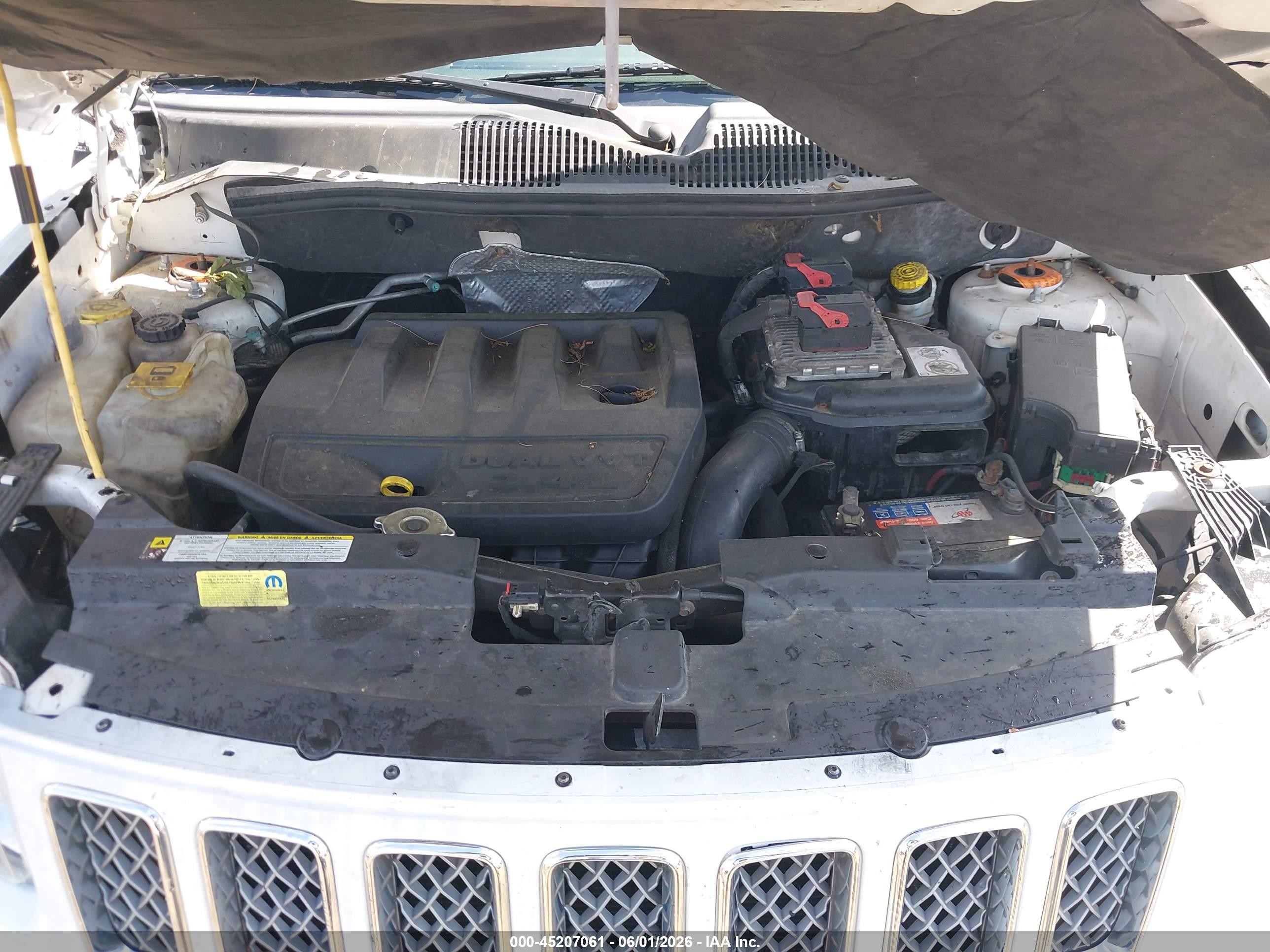 2012 Jeep Compass Latitude White vin: 1C4NJDEB7CD638344