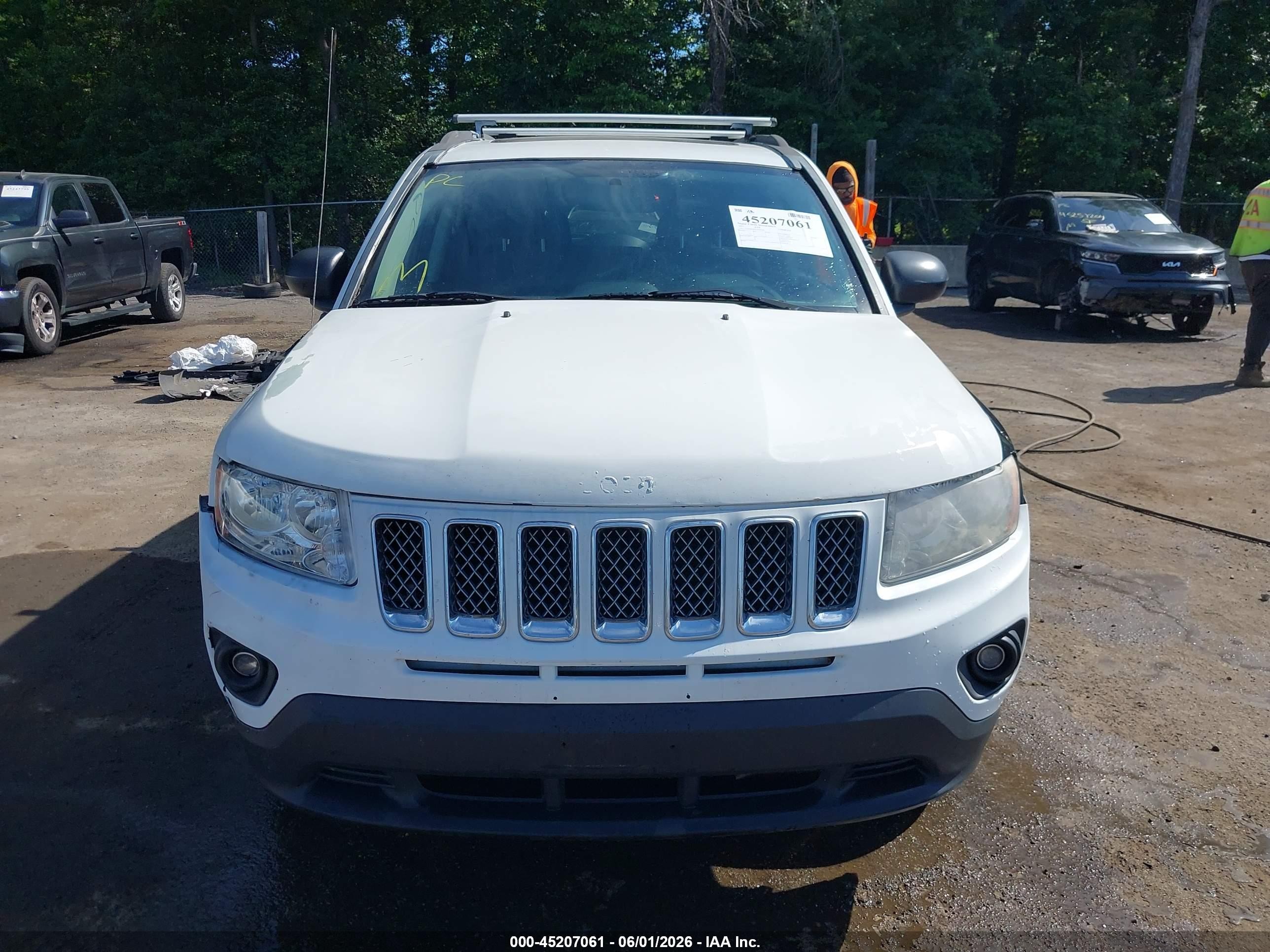 2012 Jeep Compass Latitude White vin: 1C4NJDEB7CD638344
