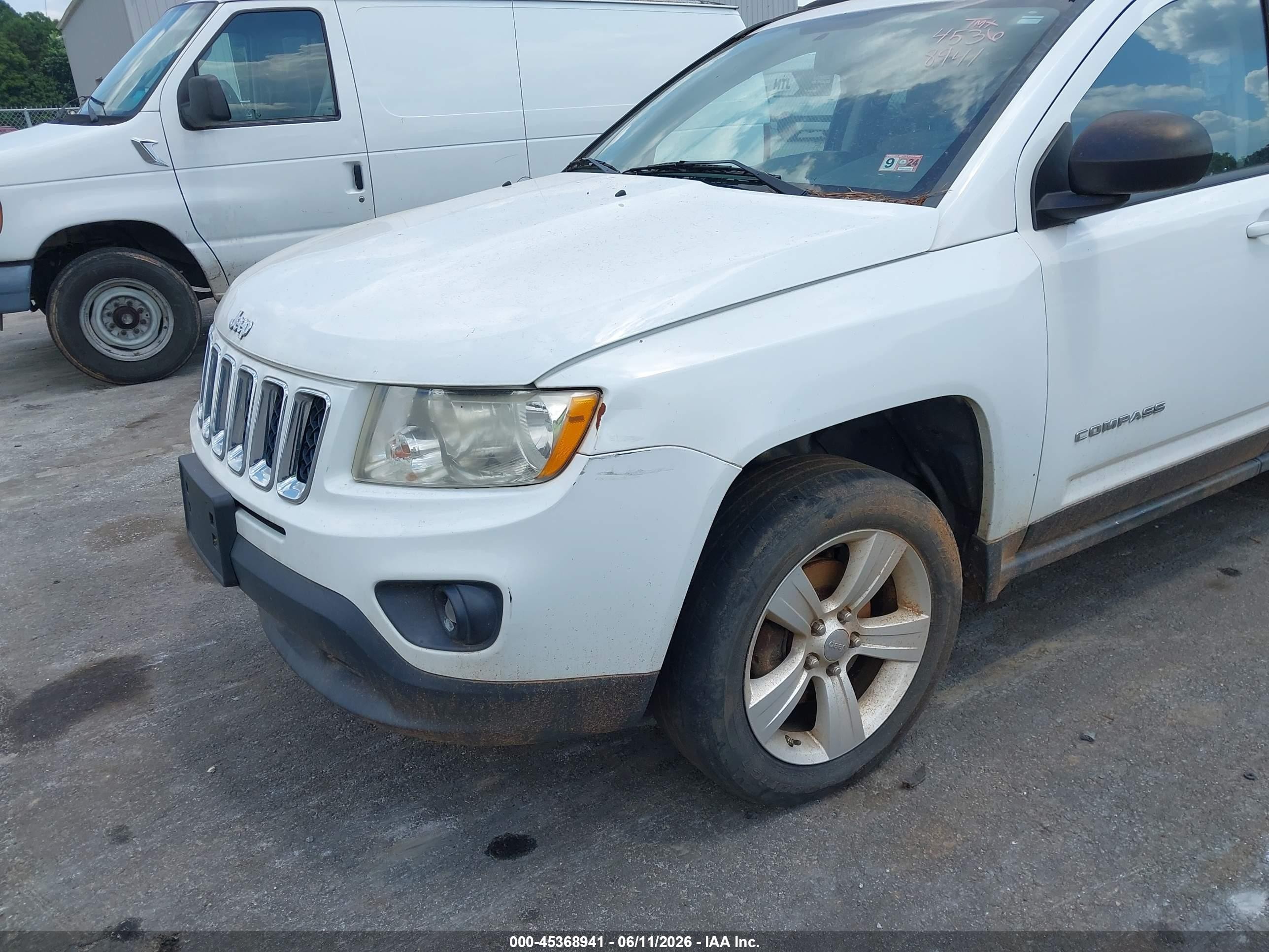2012 Jeep Compass Latitude White vin: 1C4NJDEB7CD663731