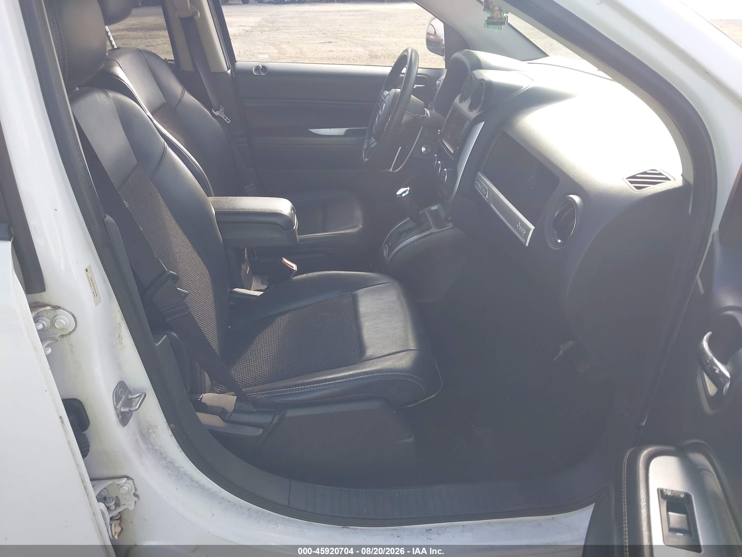 2014 Jeep Compass Latitude White vin: 1C4NJDEB7ED816708
