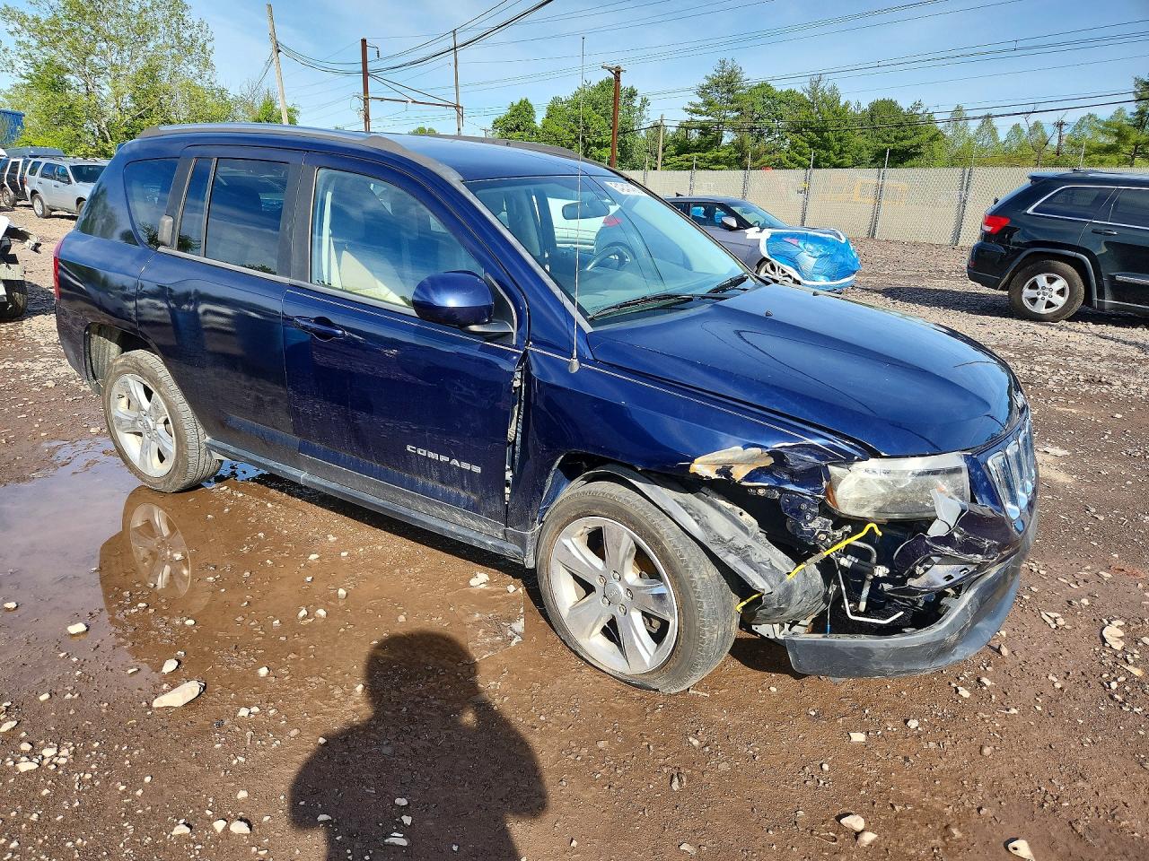 2014 Jeep Compass Latitude Blue vin: 1C4NJDEB7ED886385
