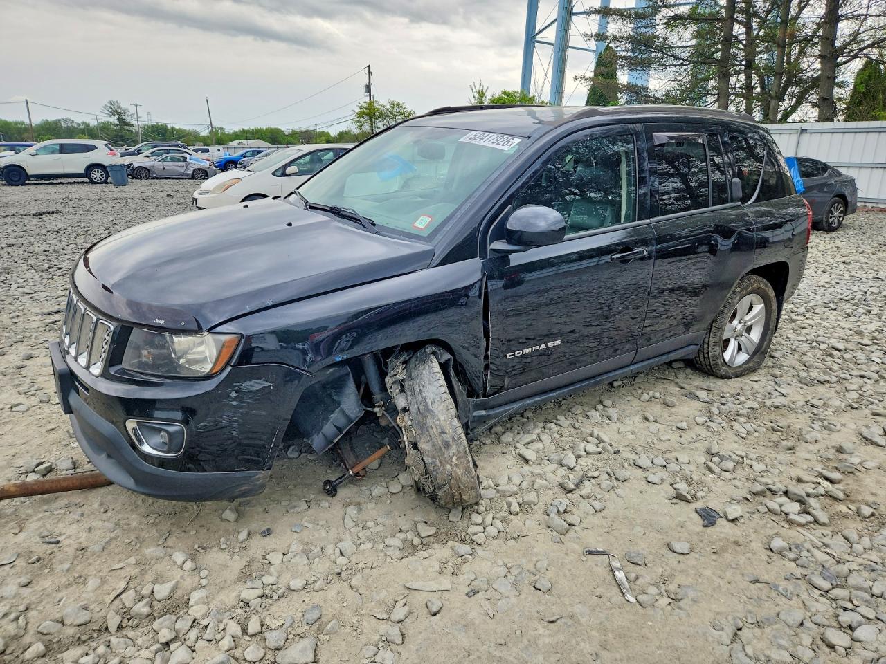 2015 Jeep Compass Latitude Black vin: 1C4NJDEB7FD114230