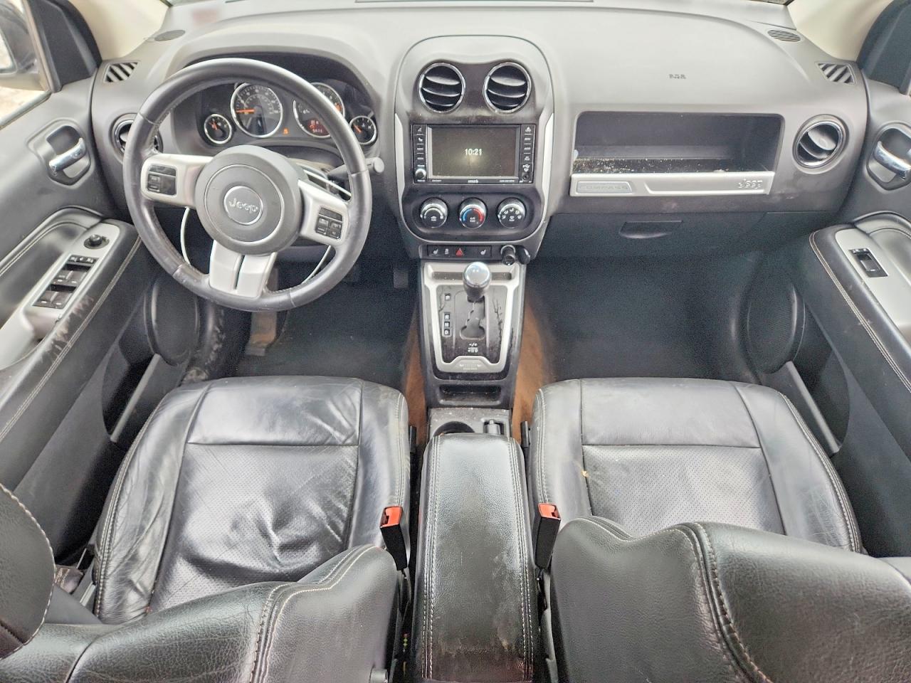 2015 Jeep Compass Latitude Черный vin: 1C4NJDEB7FD114230