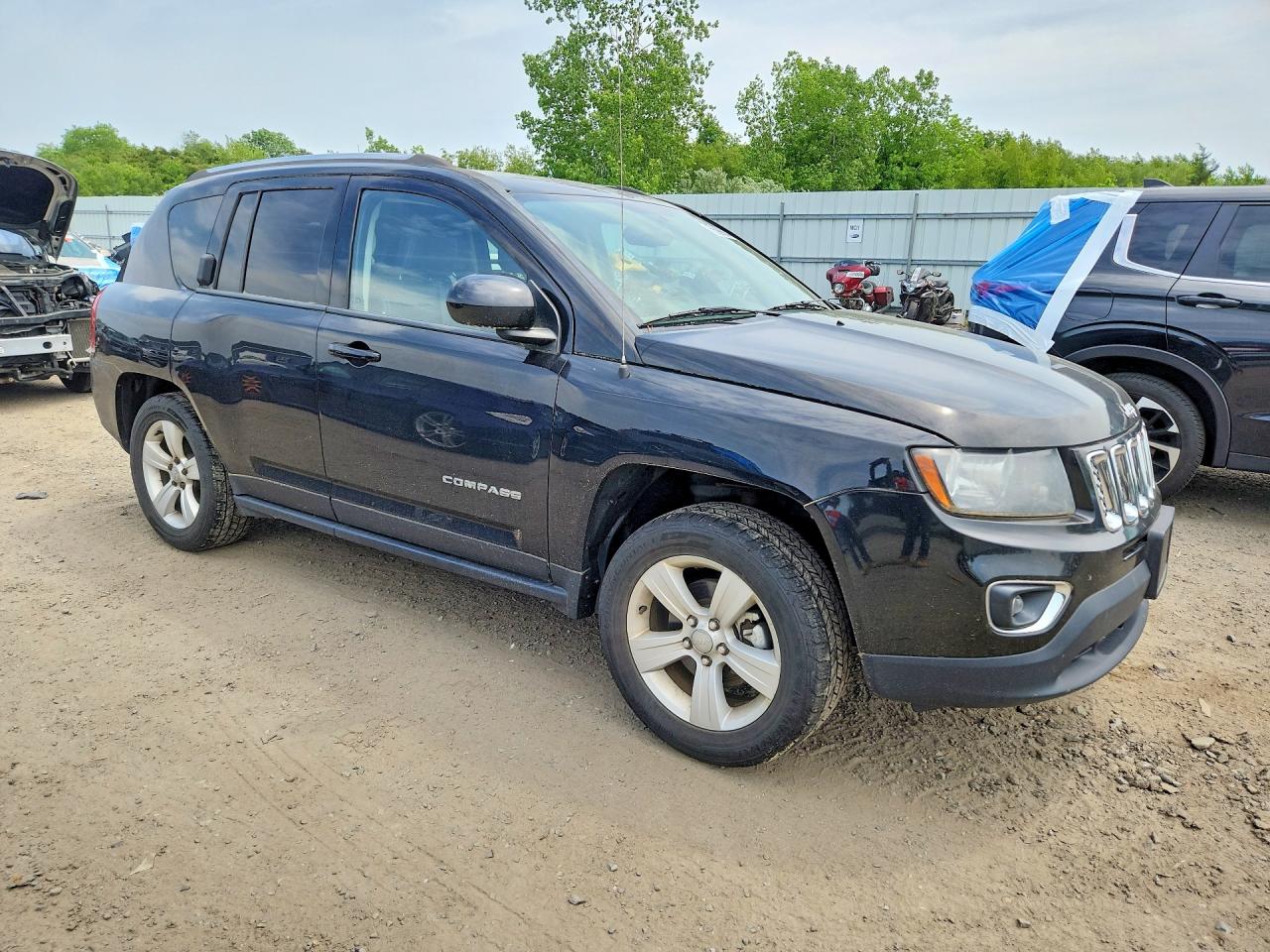 2015 Jeep Compass Latitude Black vin: 1C4NJDEB7FD215185