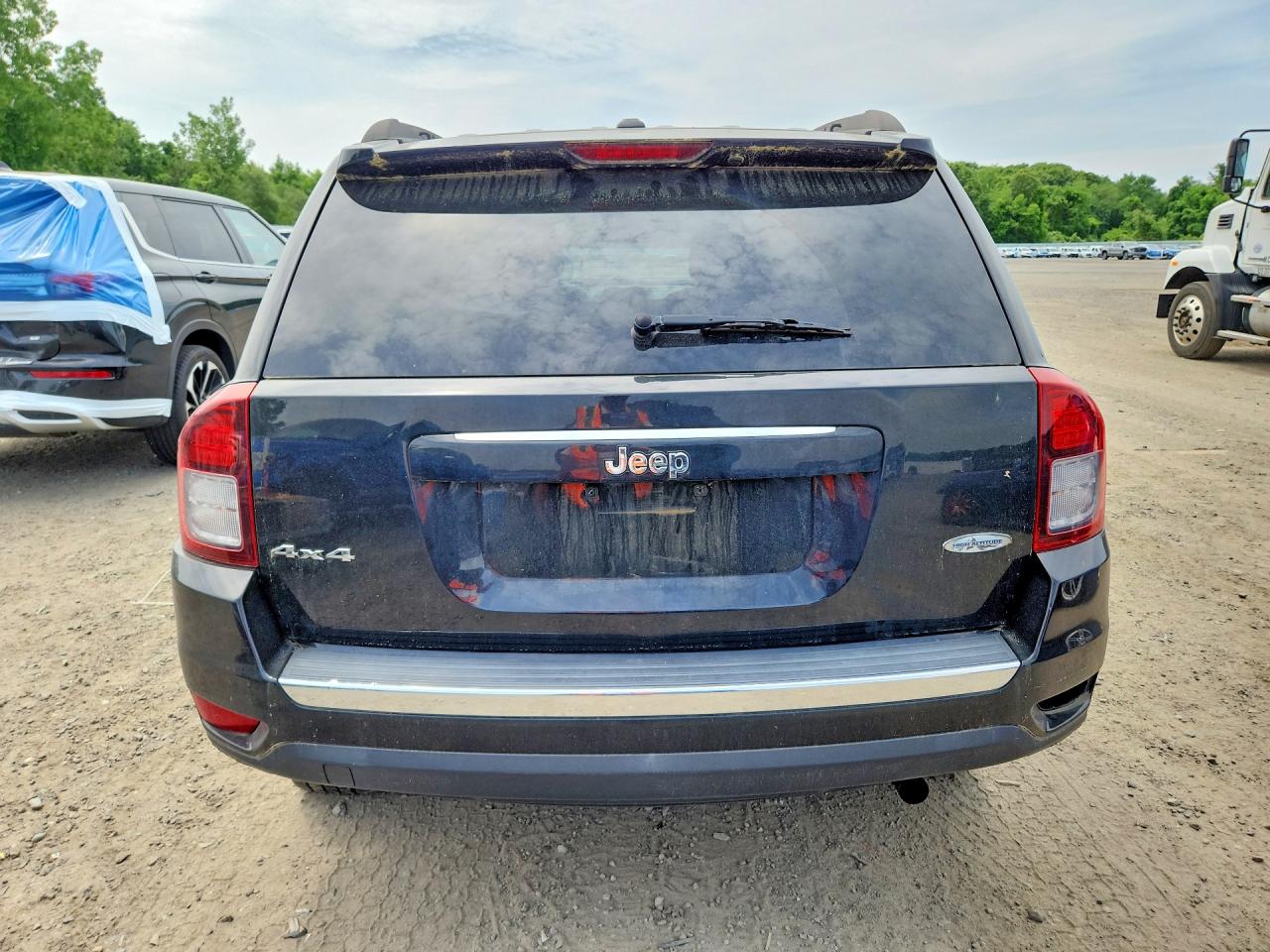 2015 Jeep Compass Latitude Black vin: 1C4NJDEB7FD215185