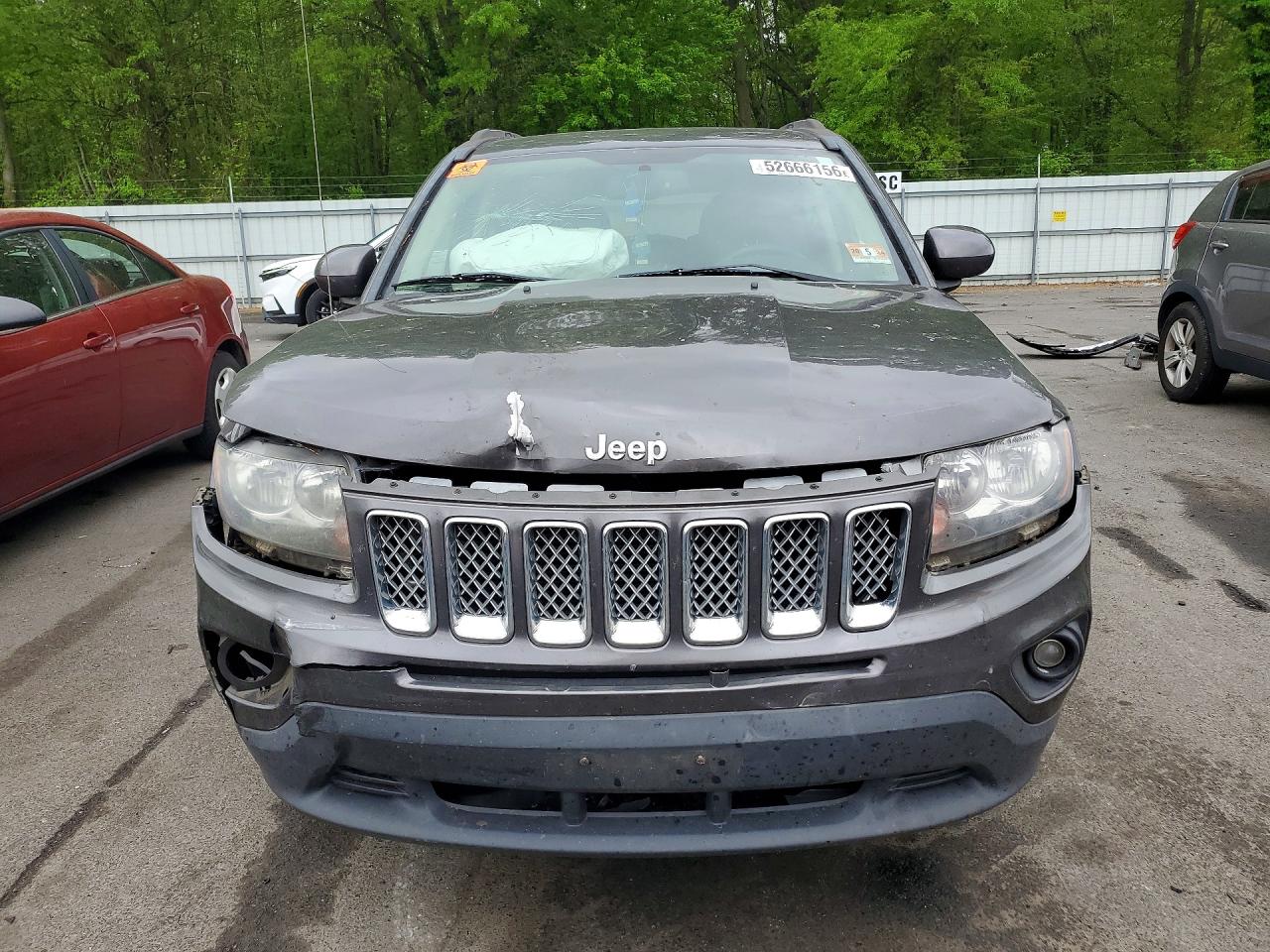 2015 Jeep Compass Latitude Gray vin: 1C4NJDEB7FD303296