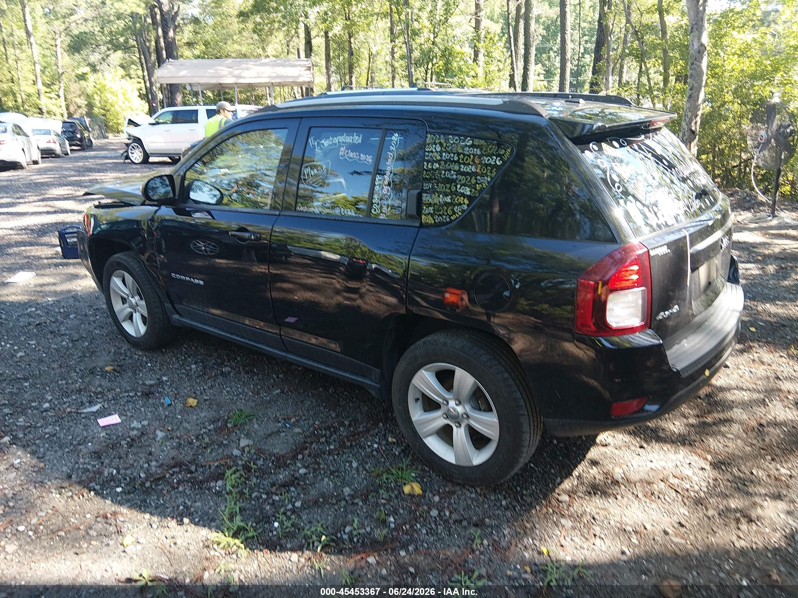 2015 Jeep Compass Latitude Black vin: 1C4NJDEB7FD358167