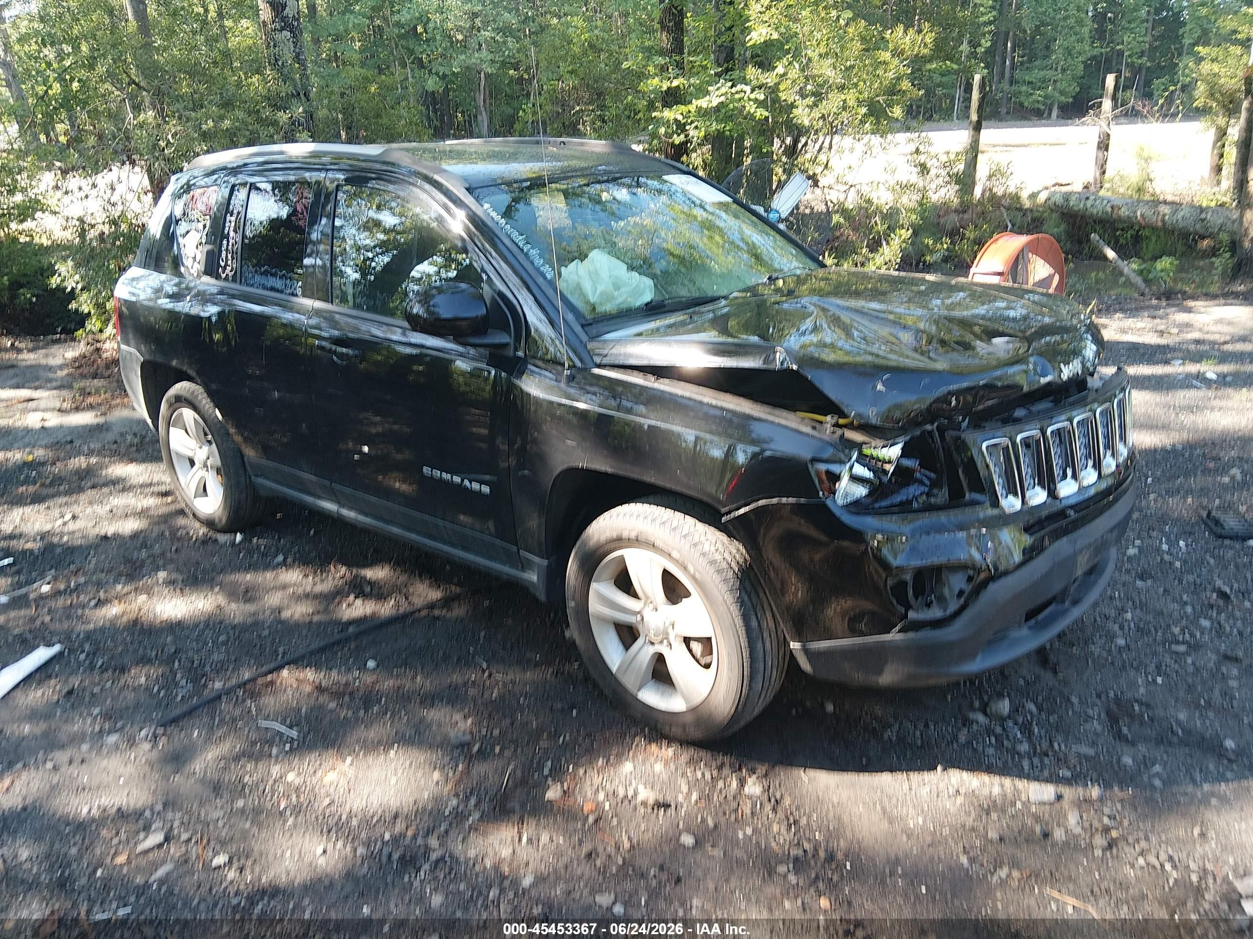 2015 Jeep Compass Latitude Black vin: 1C4NJDEB7FD358167
