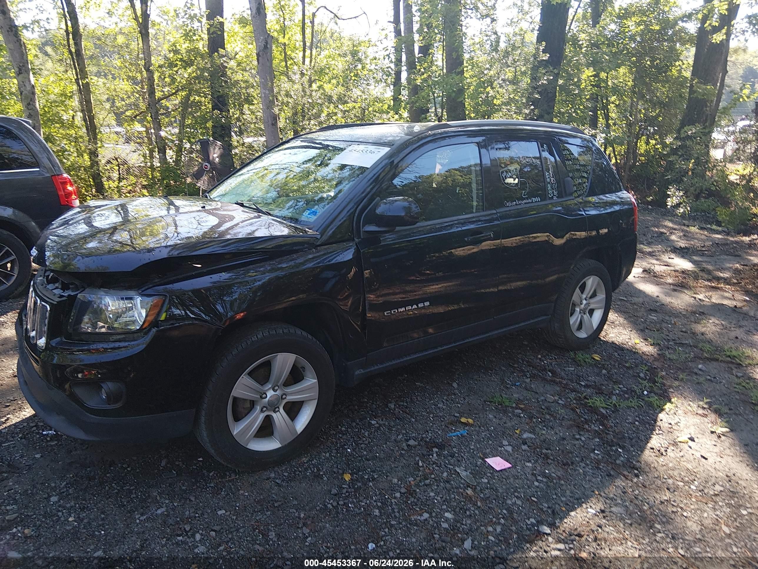 2015 Jeep Compass Latitude Black vin: 1C4NJDEB7FD358167