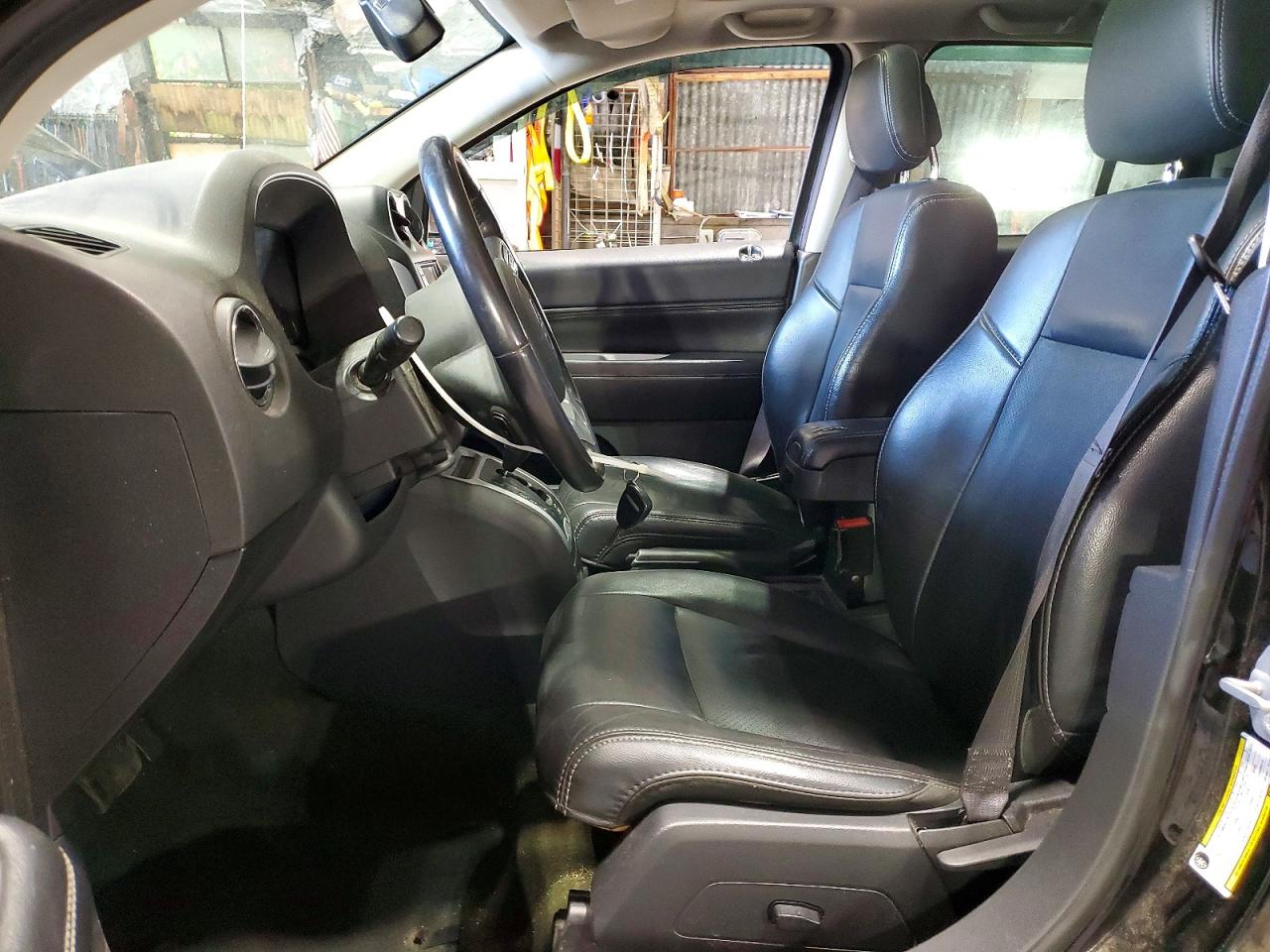 2016 Jeep Compass Latitude Black vin: 1C4NJDEB7GD793370