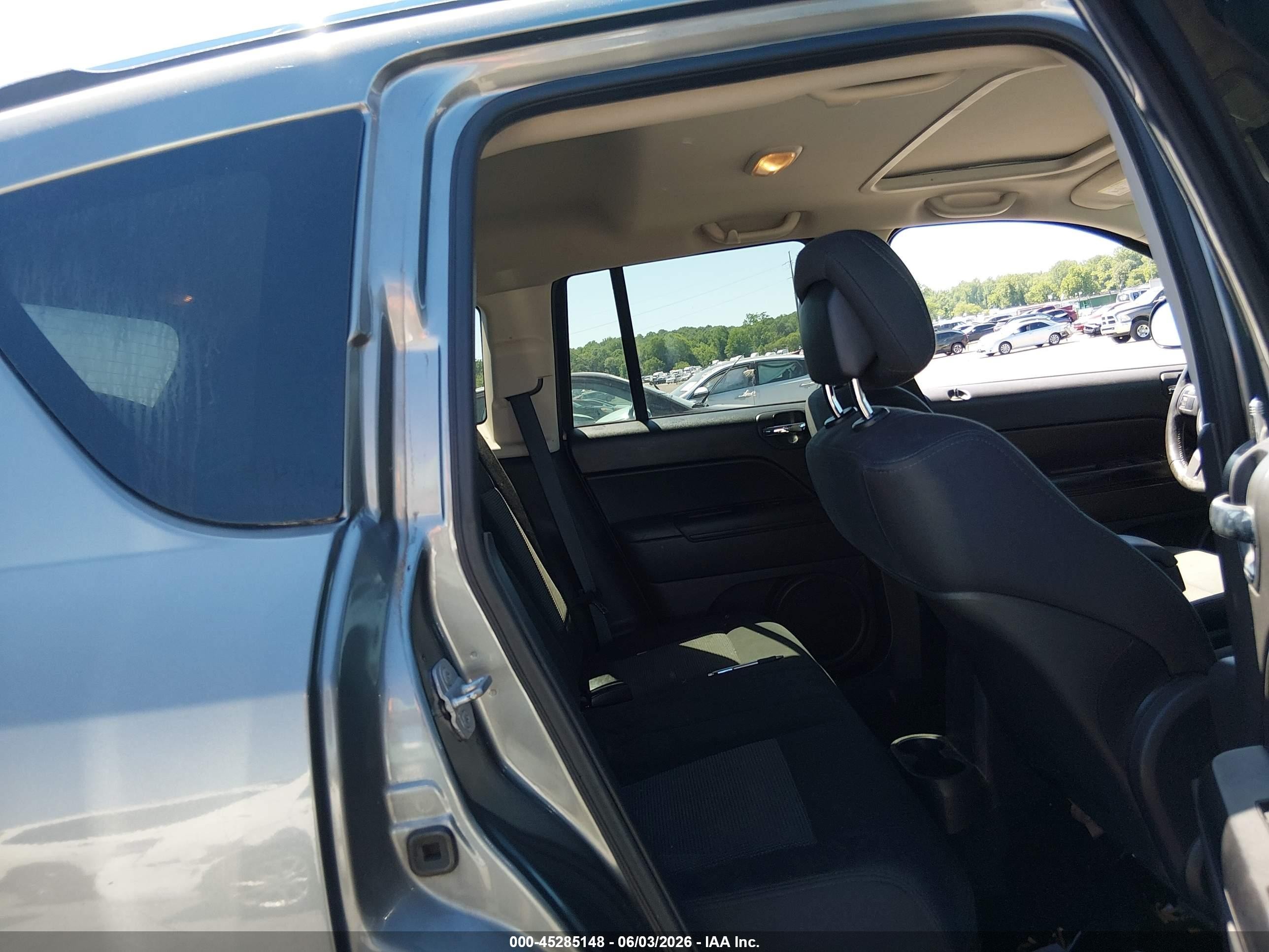 2012 Jeep Compass Latitude Серый vin: 1C4NJDEB8CD608852