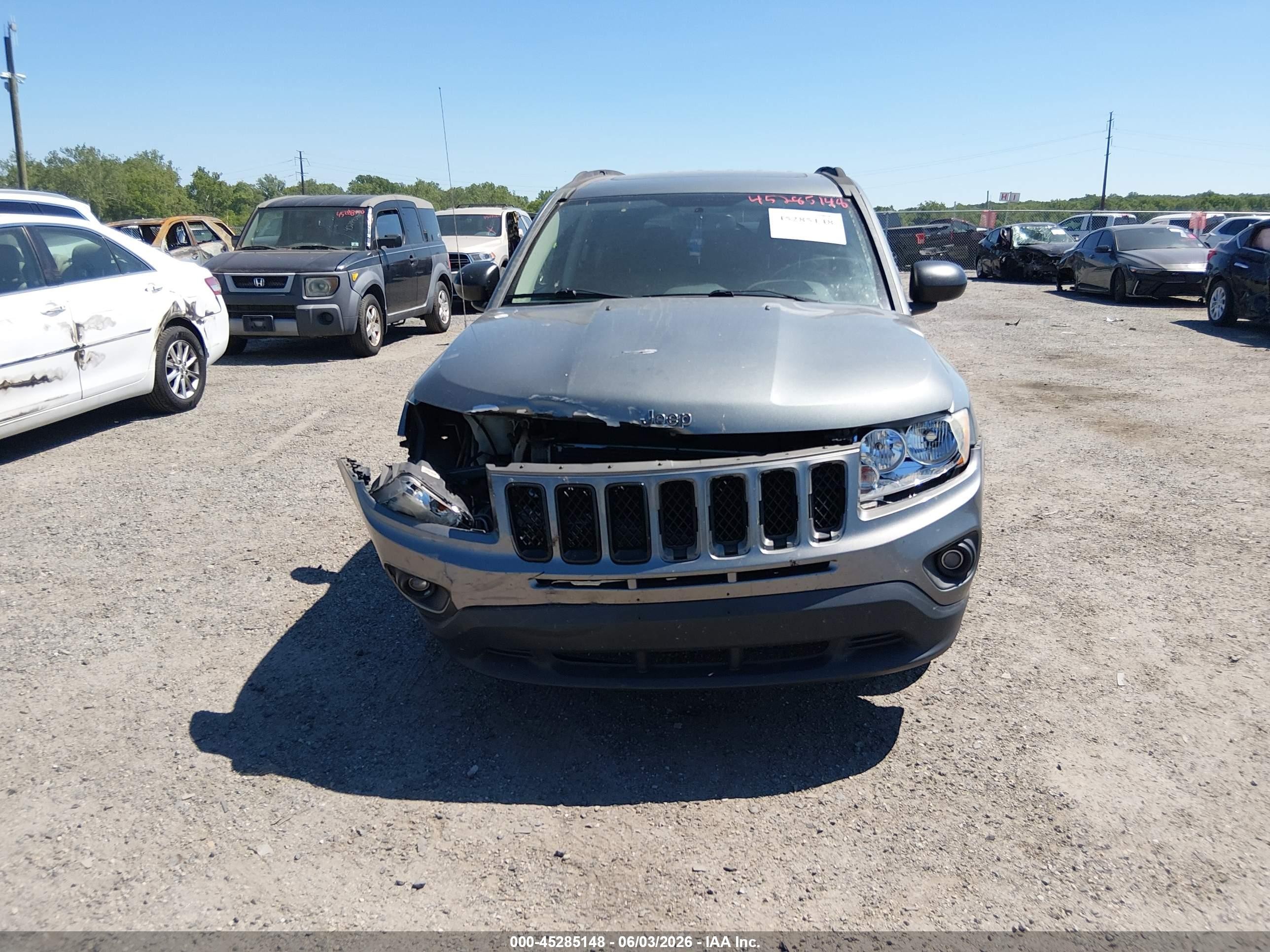 2012 Jeep Compass Latitude Серый vin: 1C4NJDEB8CD608852