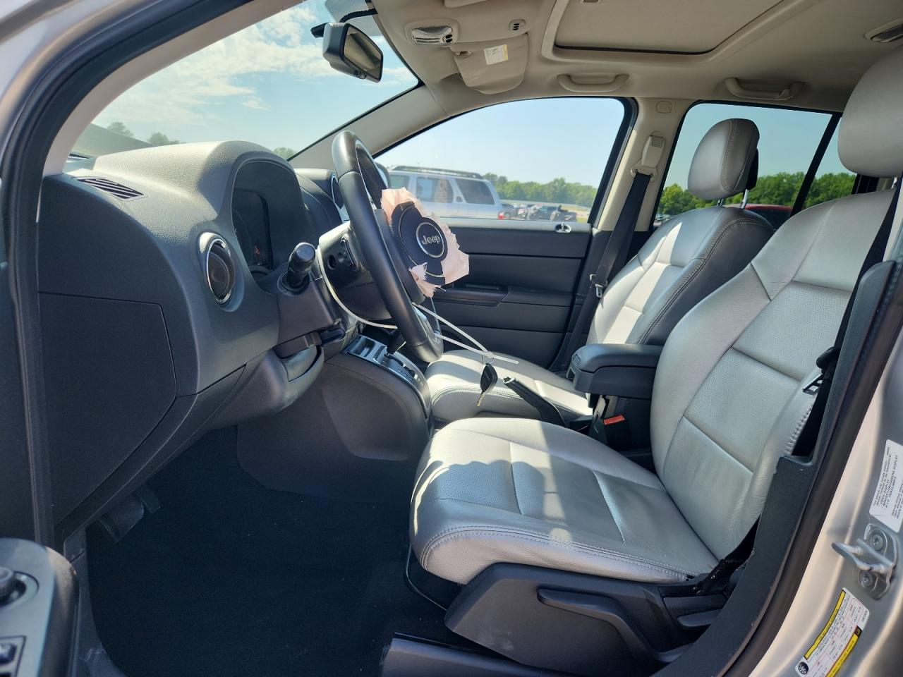 2012 Jeep Compass Latitude Silver vin: 1C4NJDEB8CD613520