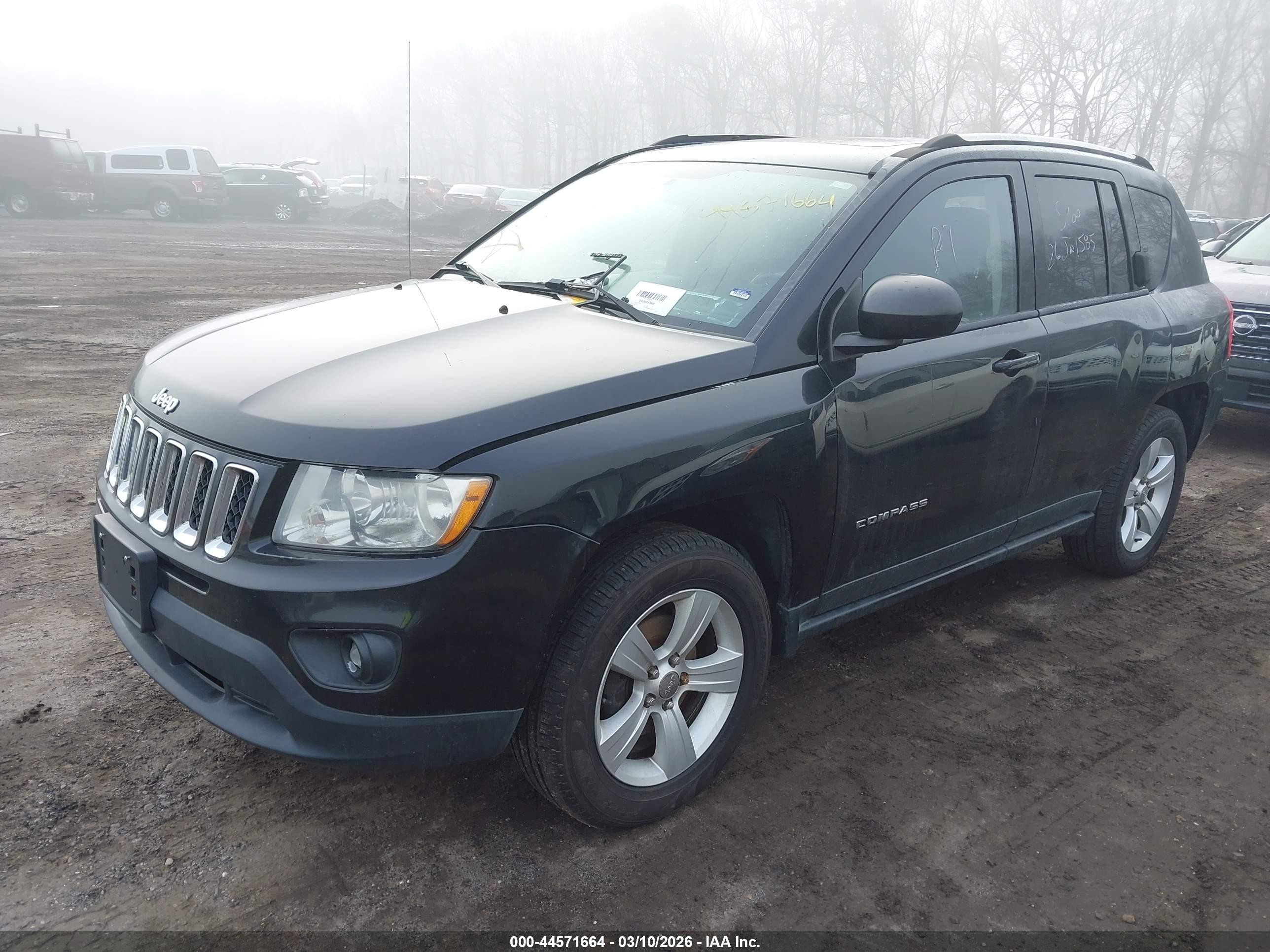 2013 Jeep Compass Latitude Black vin: 1C4NJDEB8DD248841