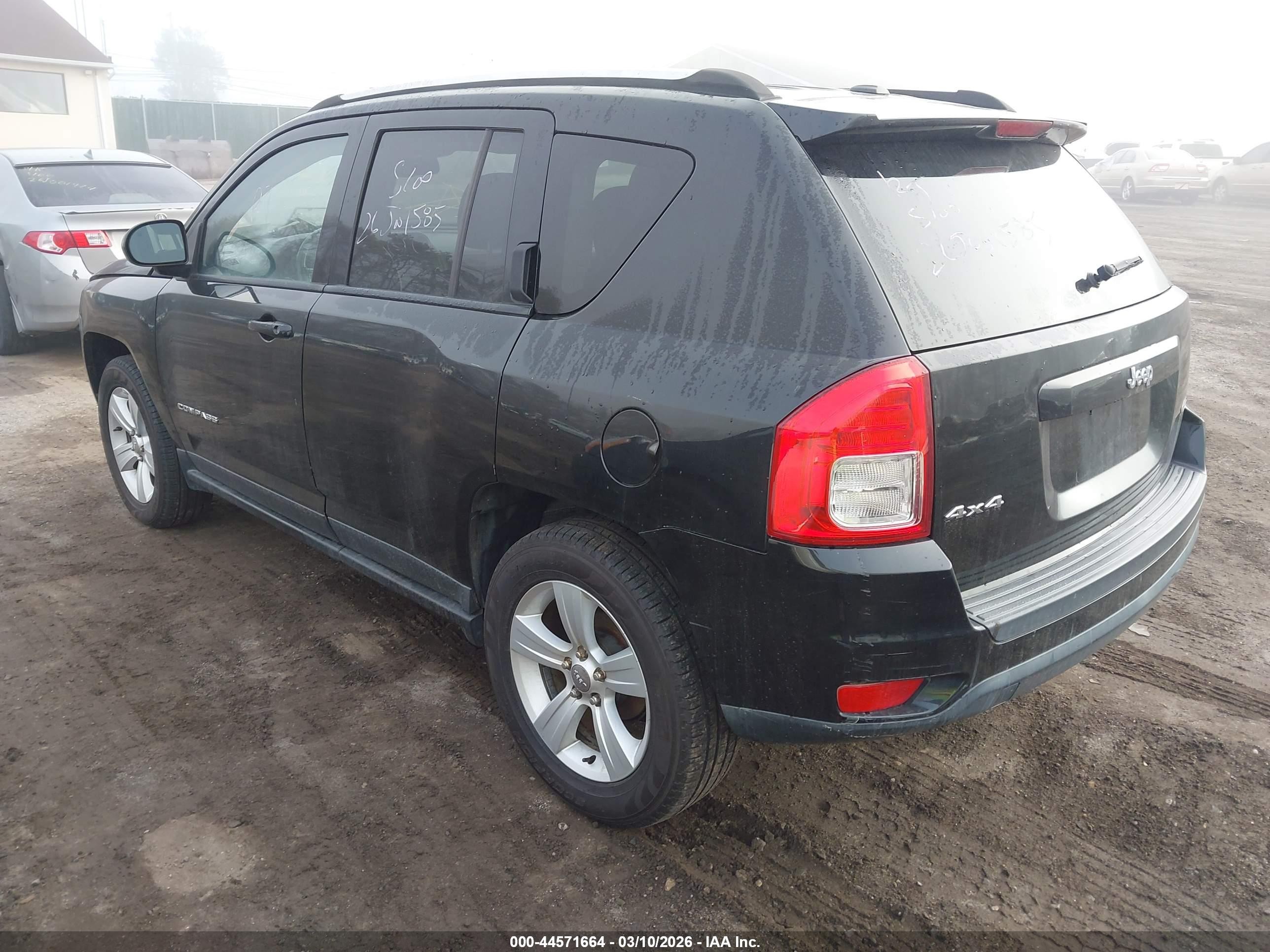 2013 Jeep Compass Latitude Black vin: 1C4NJDEB8DD248841